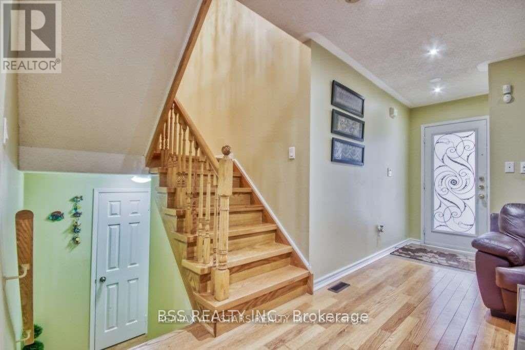 Photo 10 of 29 Castlethorpe Drive, Scarborough, Cliffcrest — HOMEH