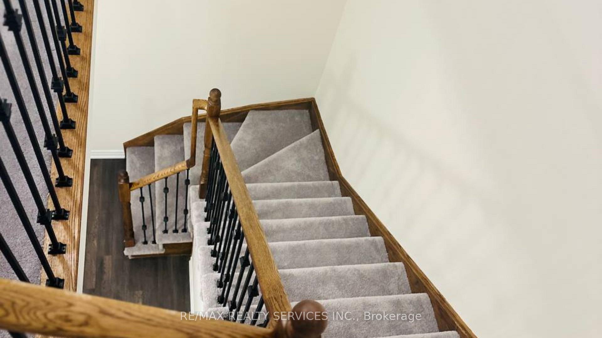 Photo 2 of 130 North Garden Boulevard, Scugog, Port Perry — HOMEH