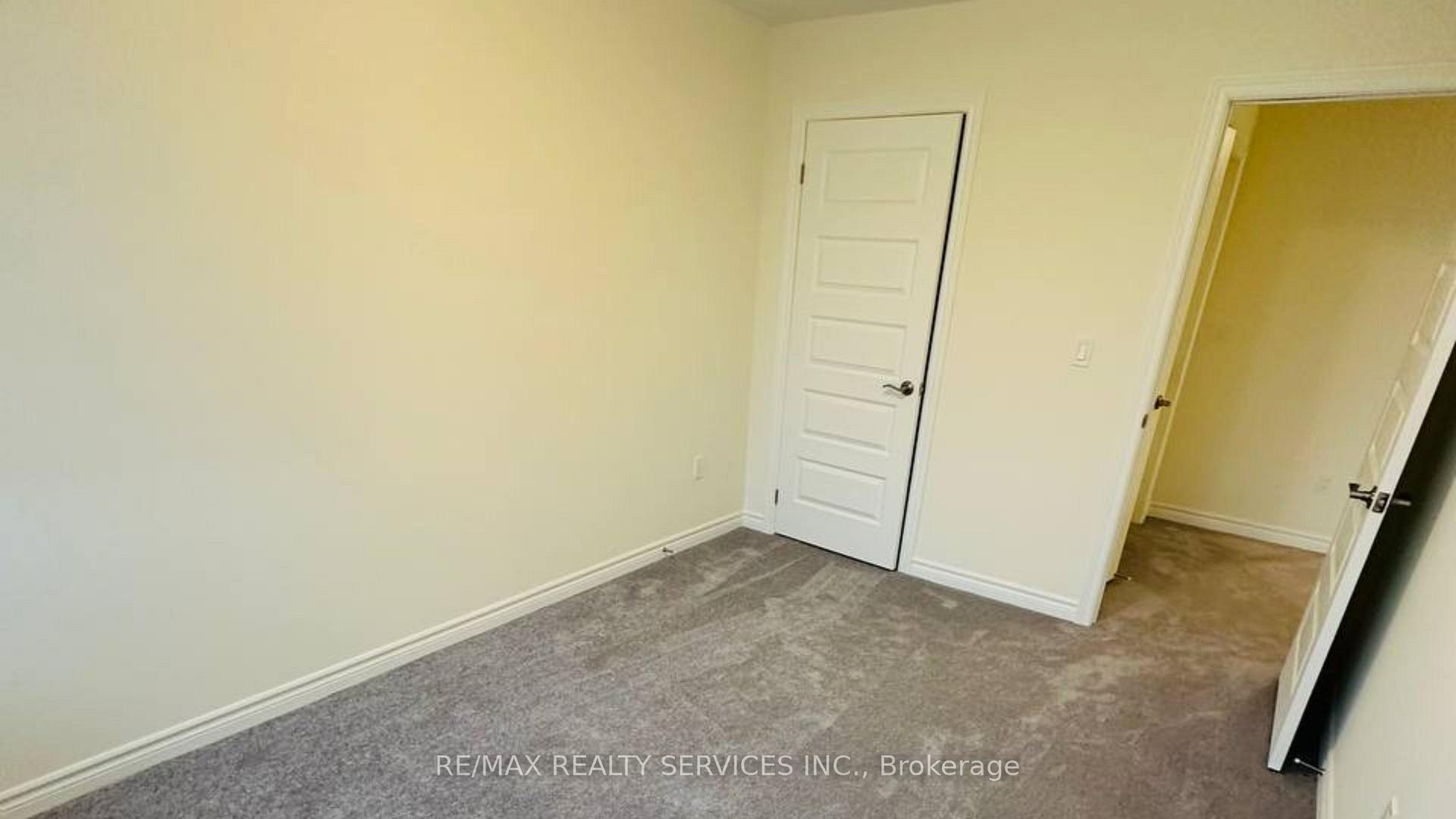 Photo 7 of 130 North Garden Boulevard, Scugog, Port Perry — HOMEH