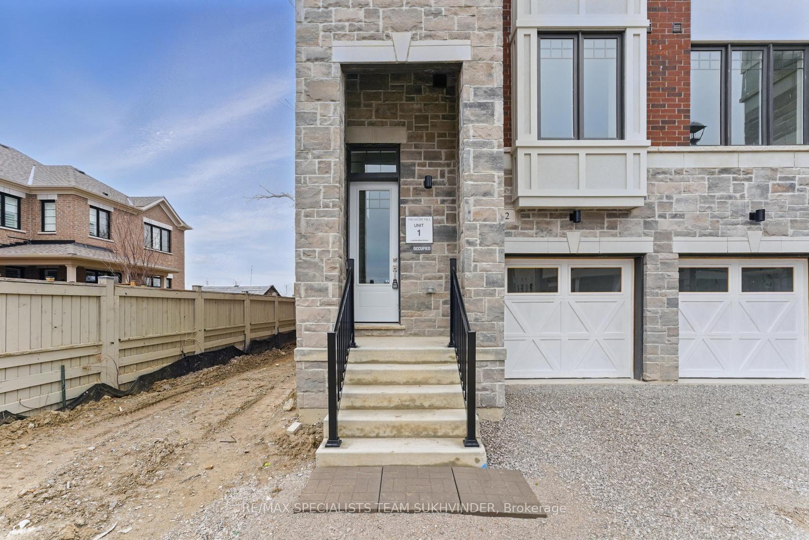 Photo 3 of 12 Arbour Green Crescent, Vaughan, Kleinburg — HOMEH
