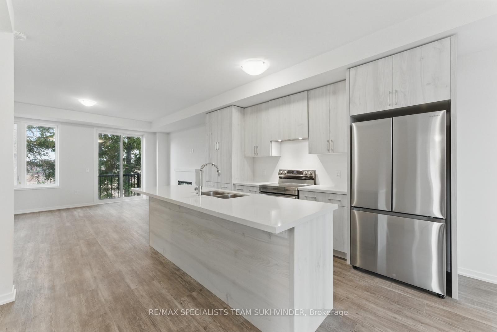 Photo 7 of 12 Arbour Green Crescent, Vaughan, Kleinburg — HOMEH