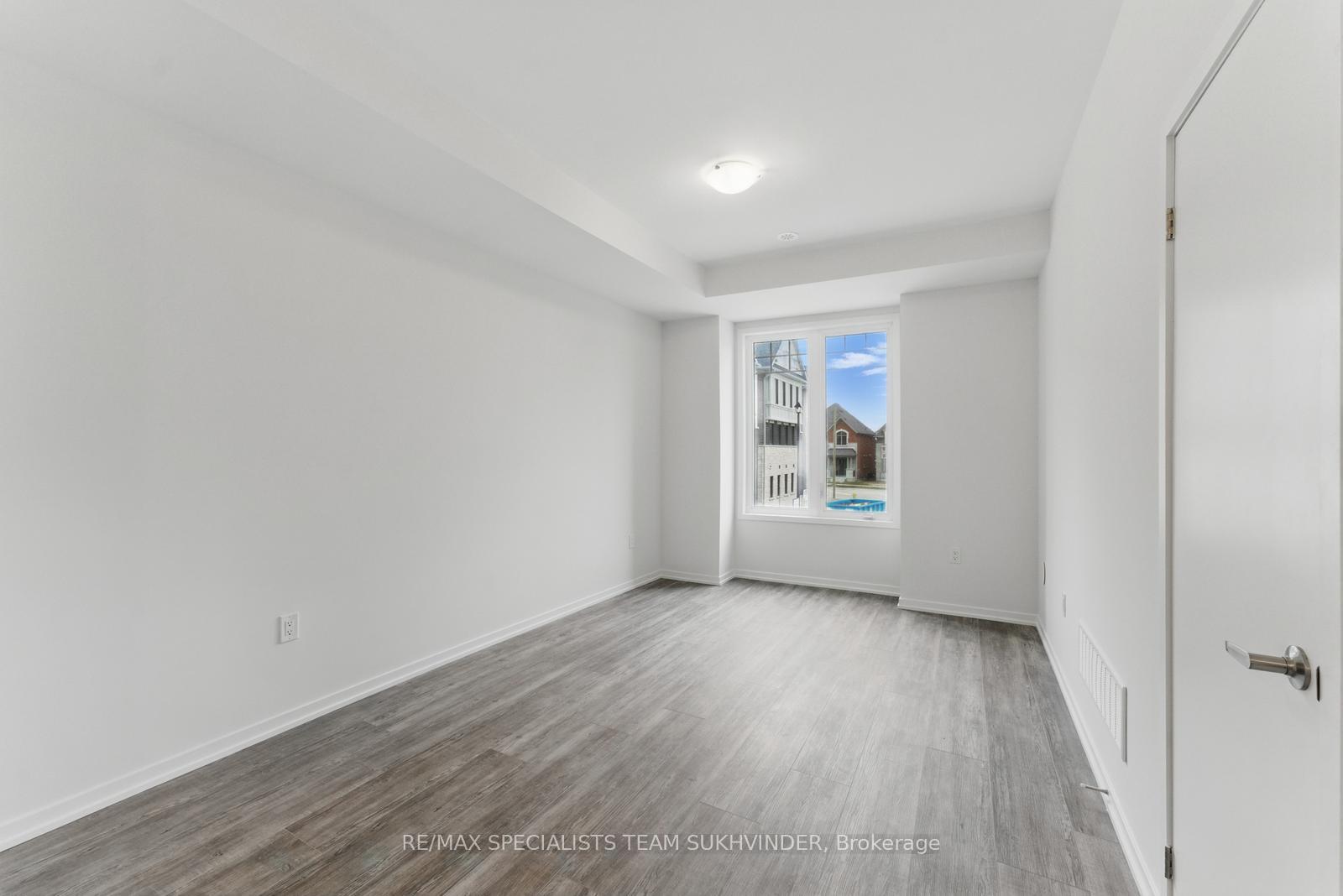 Photo 13 of 12 Arbour Green Crescent, Vaughan, Kleinburg — HOMEH