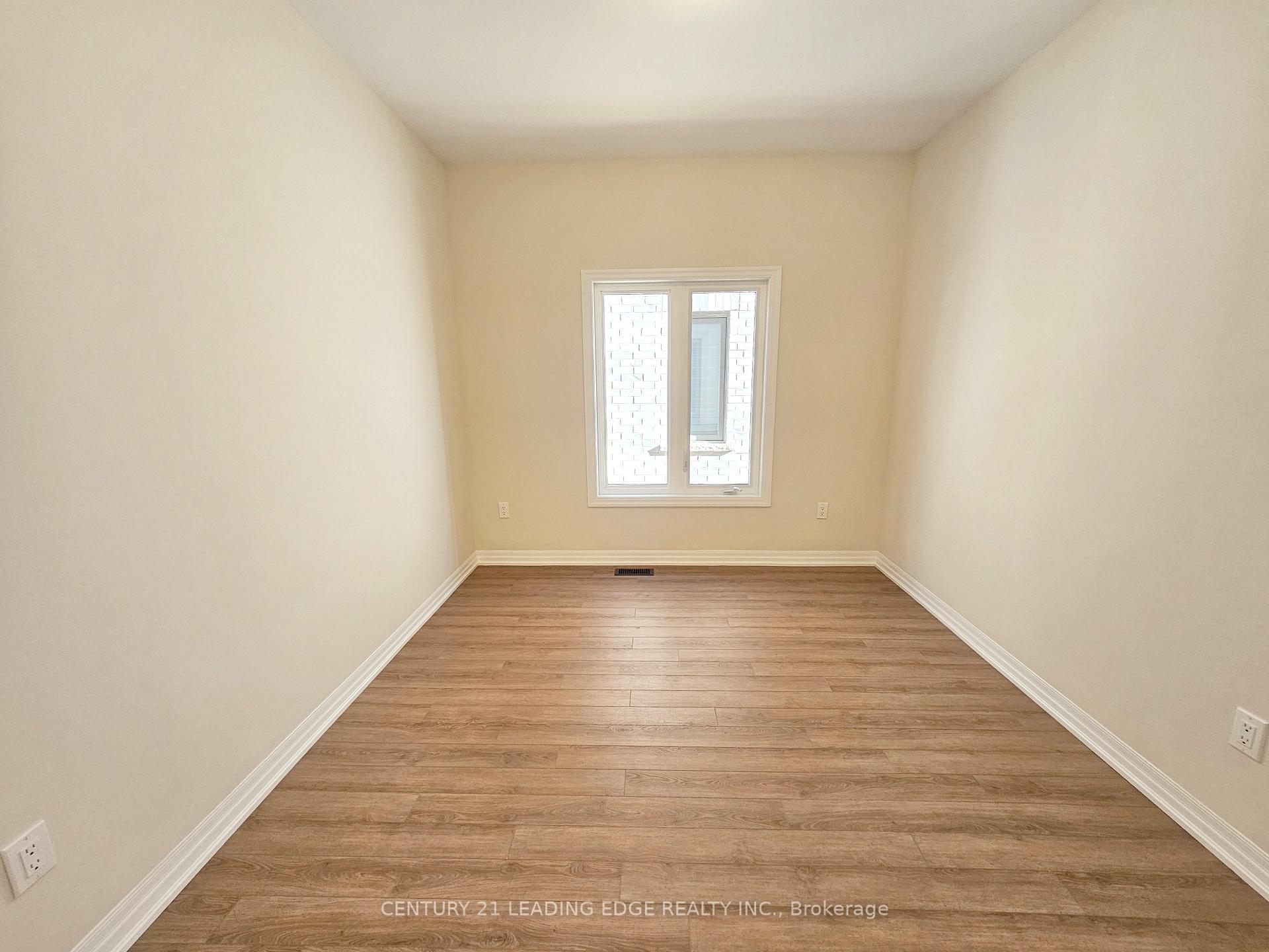 Photo 3 of 15 Stennett Drive, Georgina, Keswick North — HOMEH