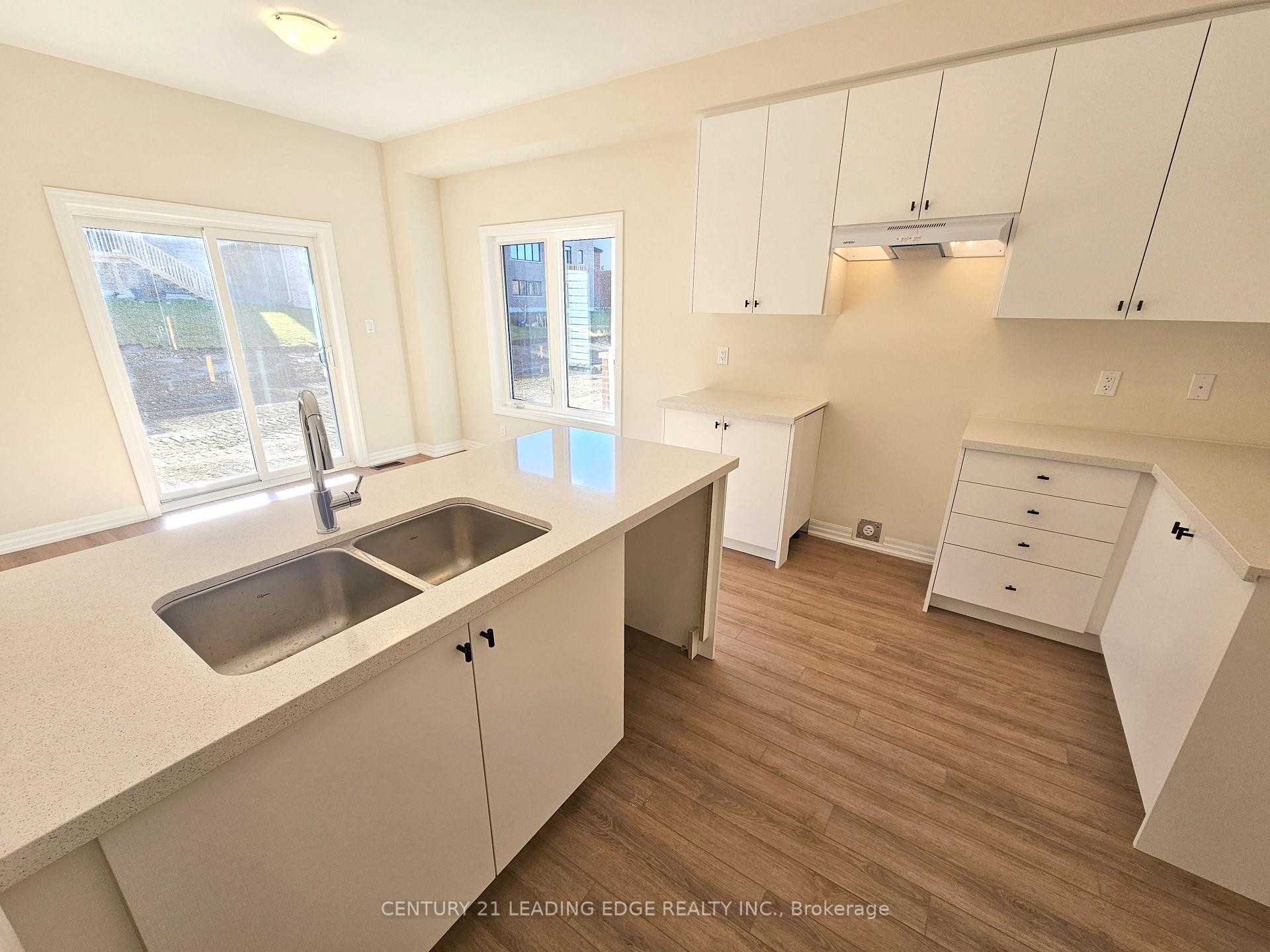 Photo 5 of 15 Stennett Drive, Georgina, Keswick North — HOMEH