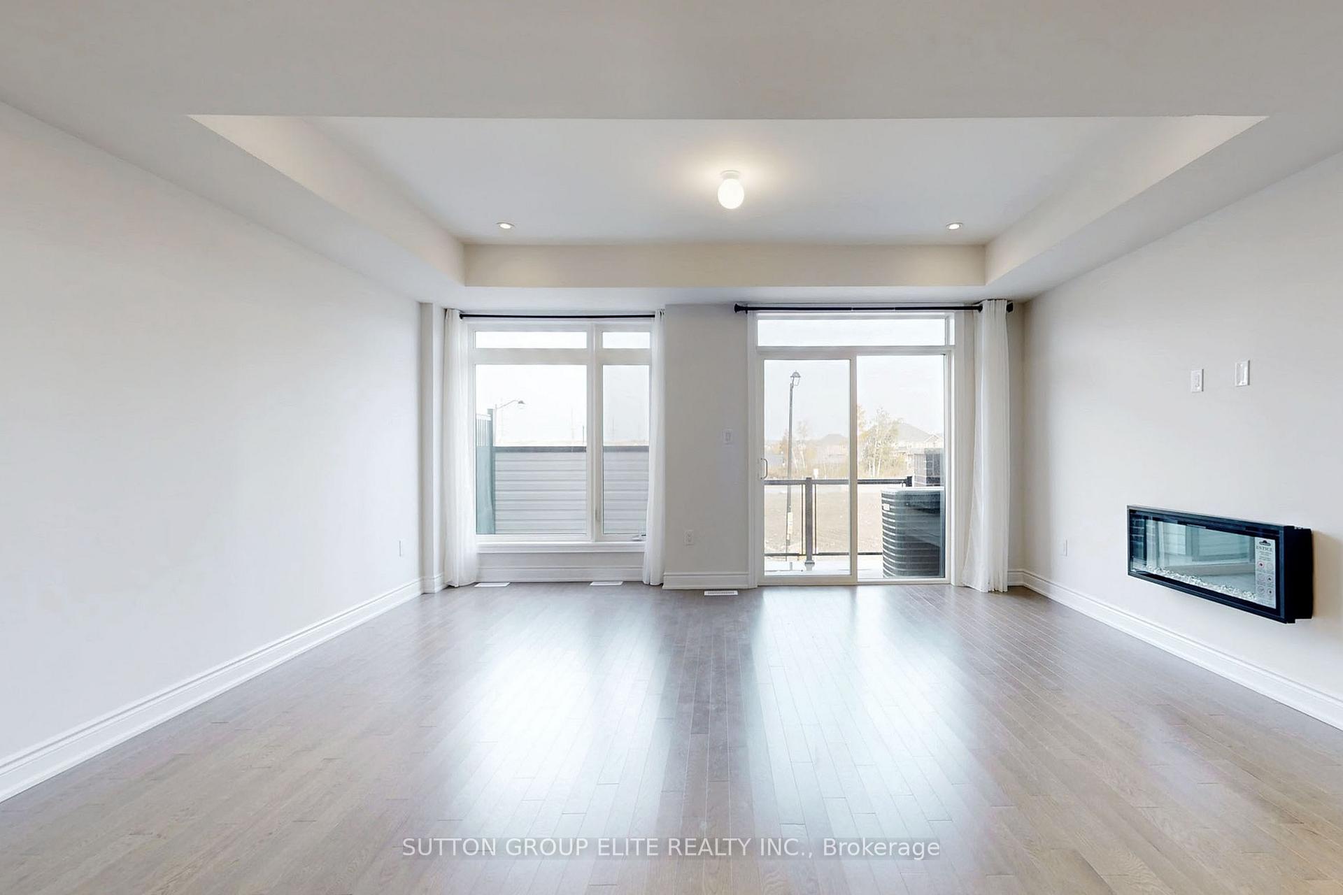 Photo 2 of 395 Tennant Circle, Vaughan, Vellore Village — HOMEH