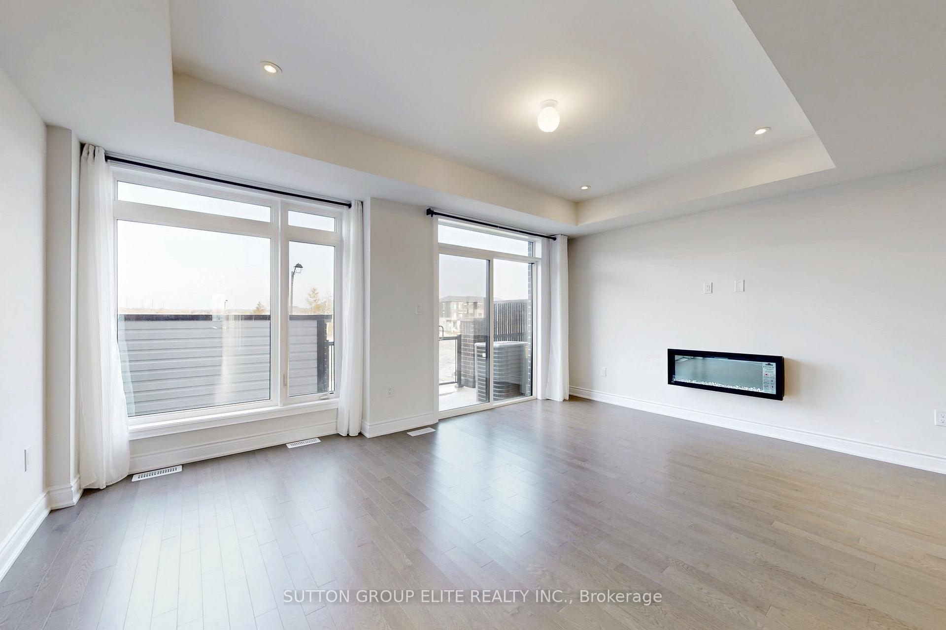 Photo 6 of 395 Tennant Circle, Vaughan, Vellore Village — HOMEH