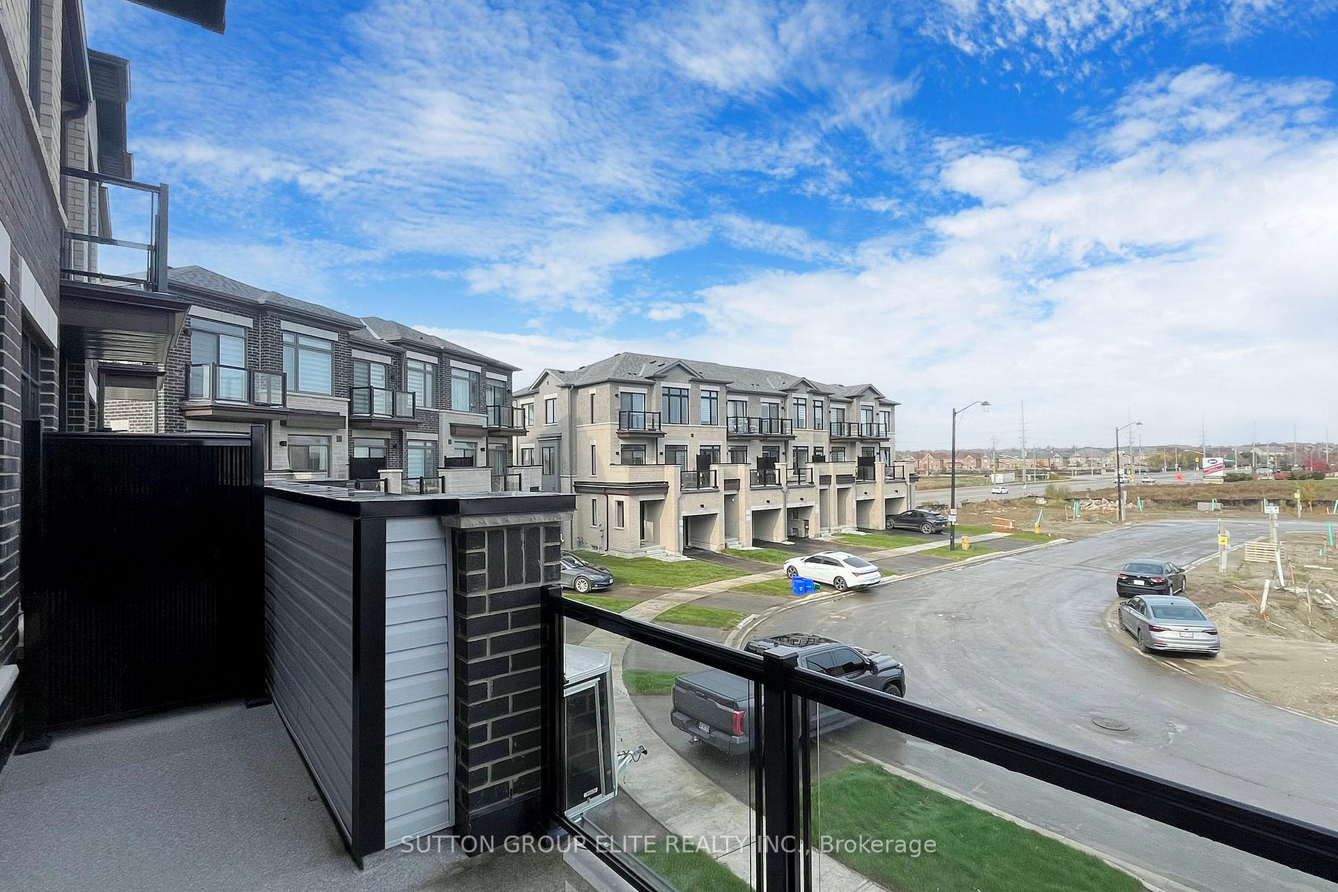 Photo 18 of 395 Tennant Circle, Vaughan, Vellore Village — HOMEH