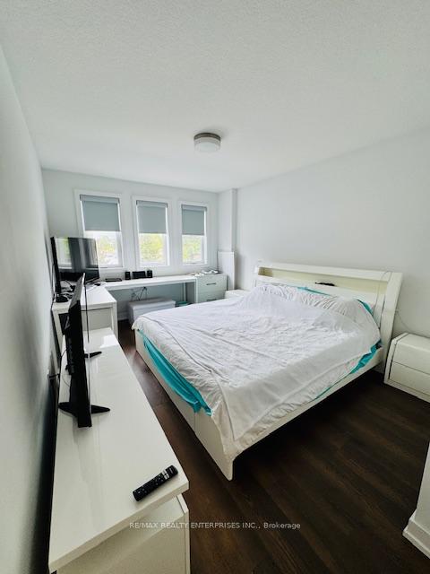 Photo 10 of 29 Lowes Road W, Guelph, Clairfields/Hanlon Business Park — HOMEH
