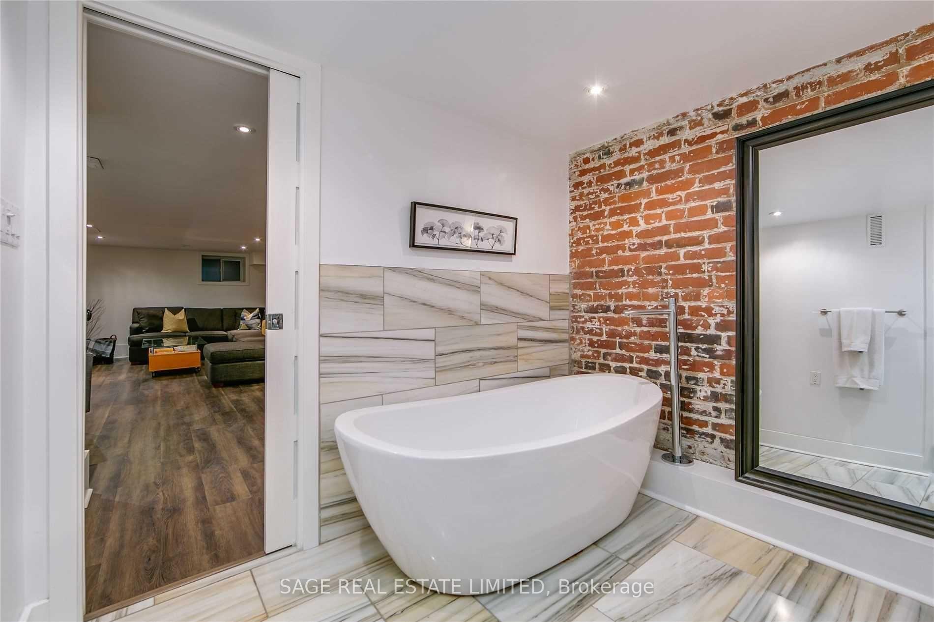 Photo 24 of 57 Bloomfield Avenue, Toronto, South Riverdale — HOMEH