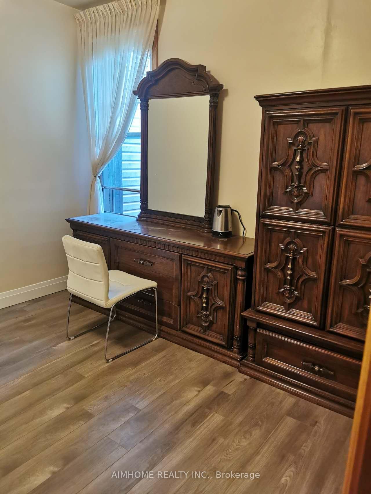 Photo 4 of Unit 2FL 1BR, 44 Robinson Street, Toronto, Trinity-Bellwoods — HOMEH