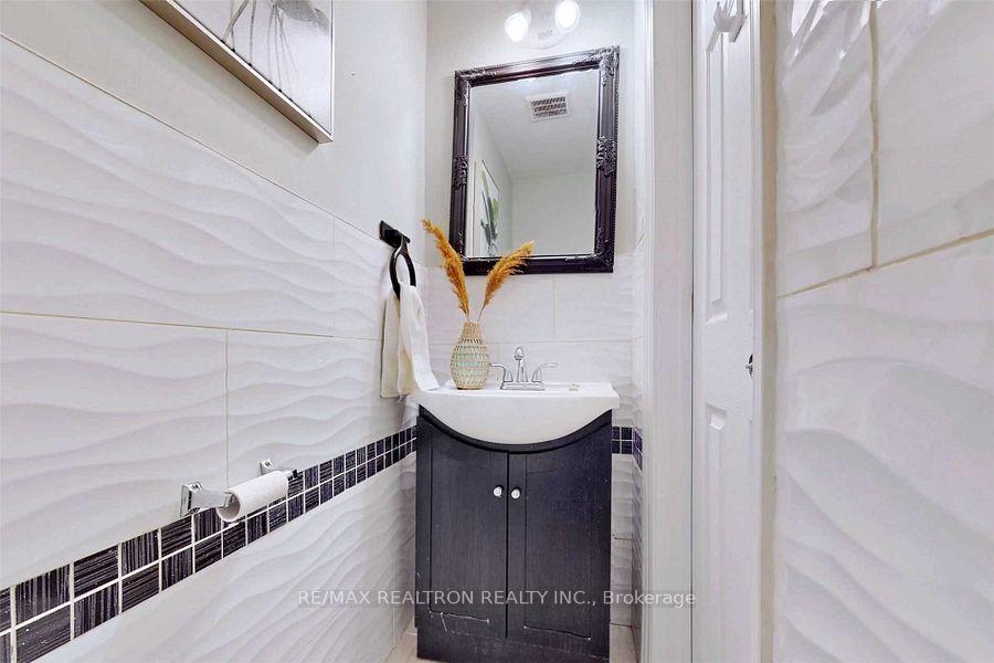 Photo 4 of 519 Emerald Avenue, Oshawa, Lakeview — HOMEH