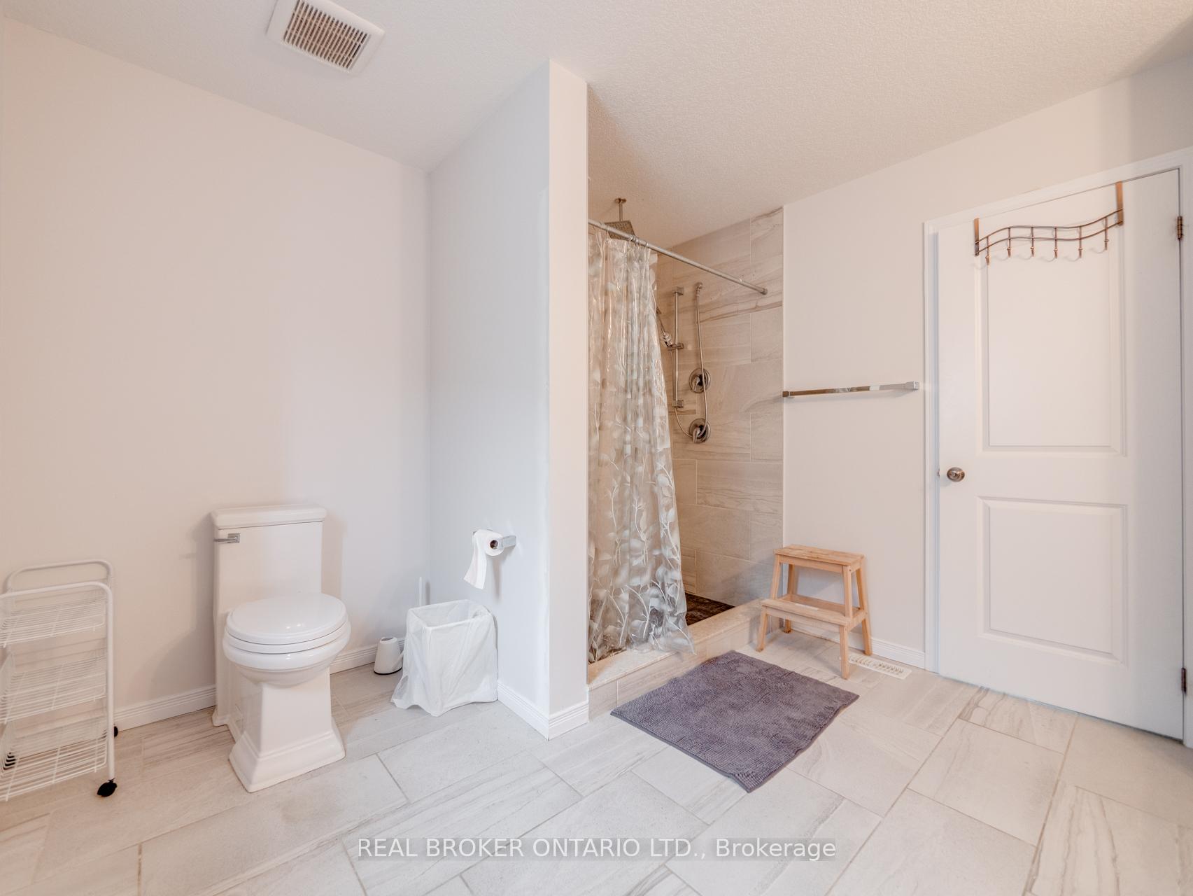 Photo 32 of 326 Moorland Crescent, Kitchener — HOMEH