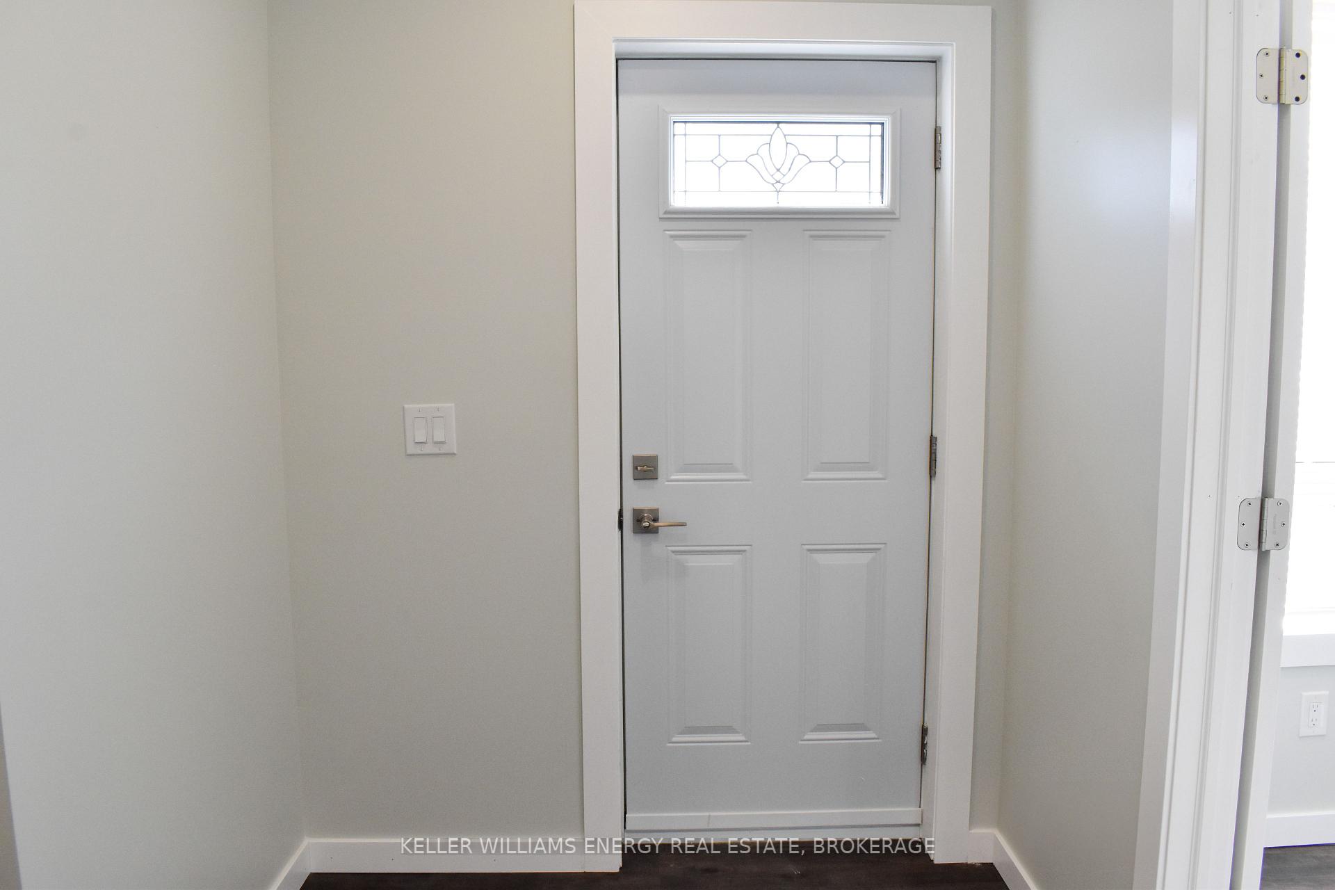 Photo 6 of Unit Main Unit, 484 Albert Street, Oshawa, Central — HOMEH