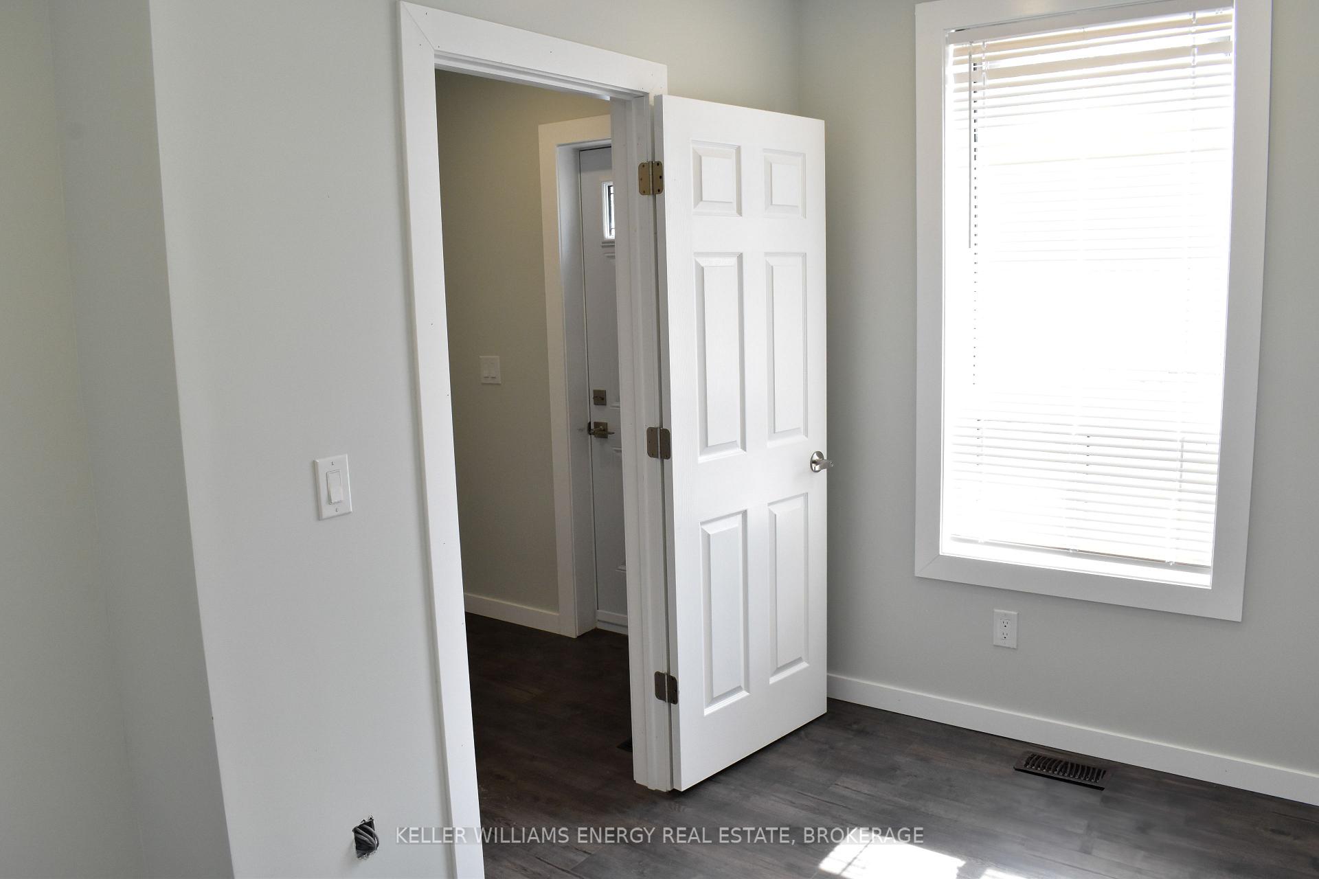 Photo 2 of Unit Main Unit, 484 Albert Street, Oshawa, Central — HOMEH