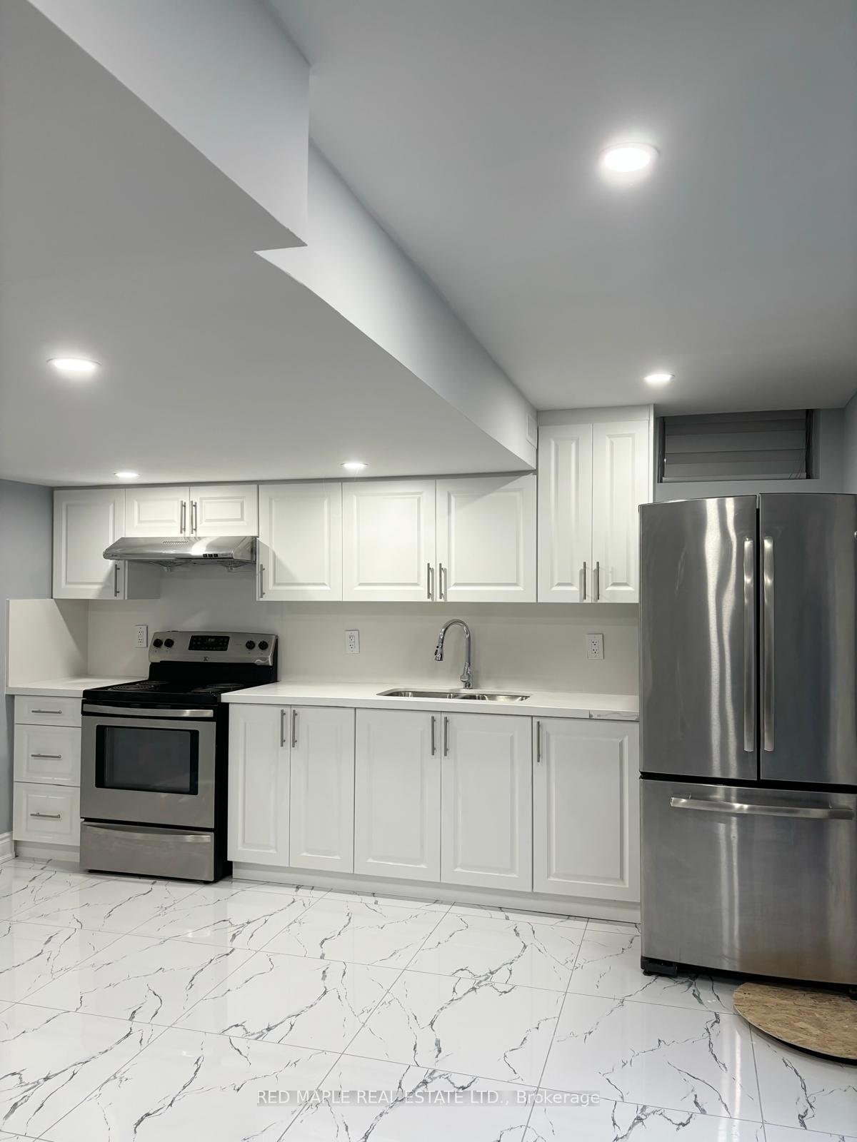 Photo 3 of 5 Iverson Drive, Brampton, Credit Valley — HOMEH
