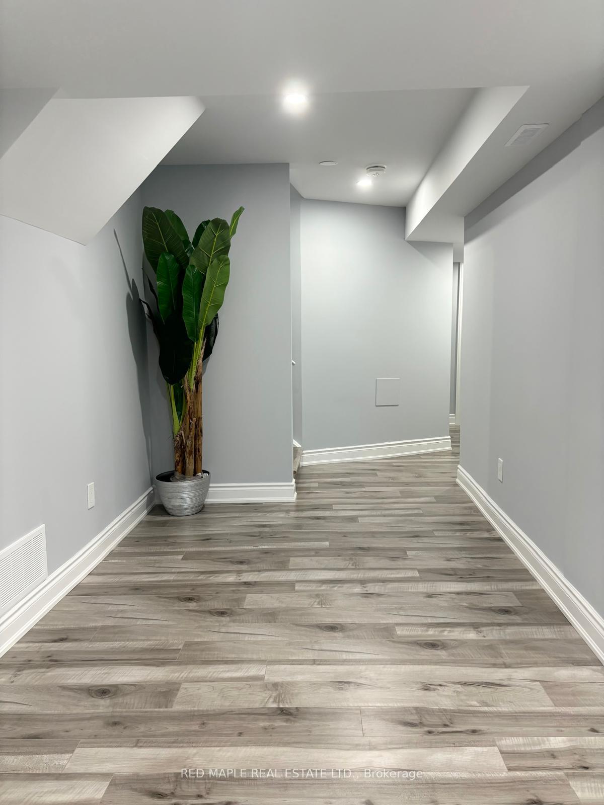 Photo 7 of 5 Iverson Drive, Brampton, Credit Valley — HOMEH