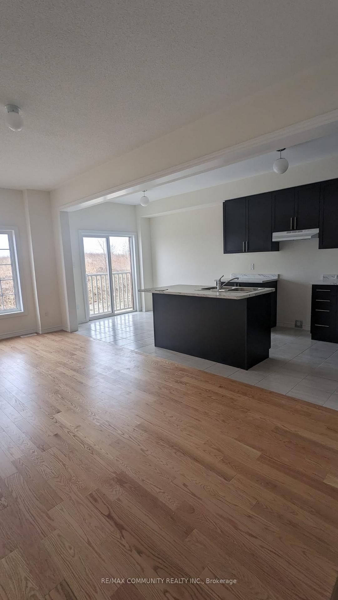 Photo 12 of 1089 Skyridge Boulevard, Pickering, Rouge Park — HOMEH