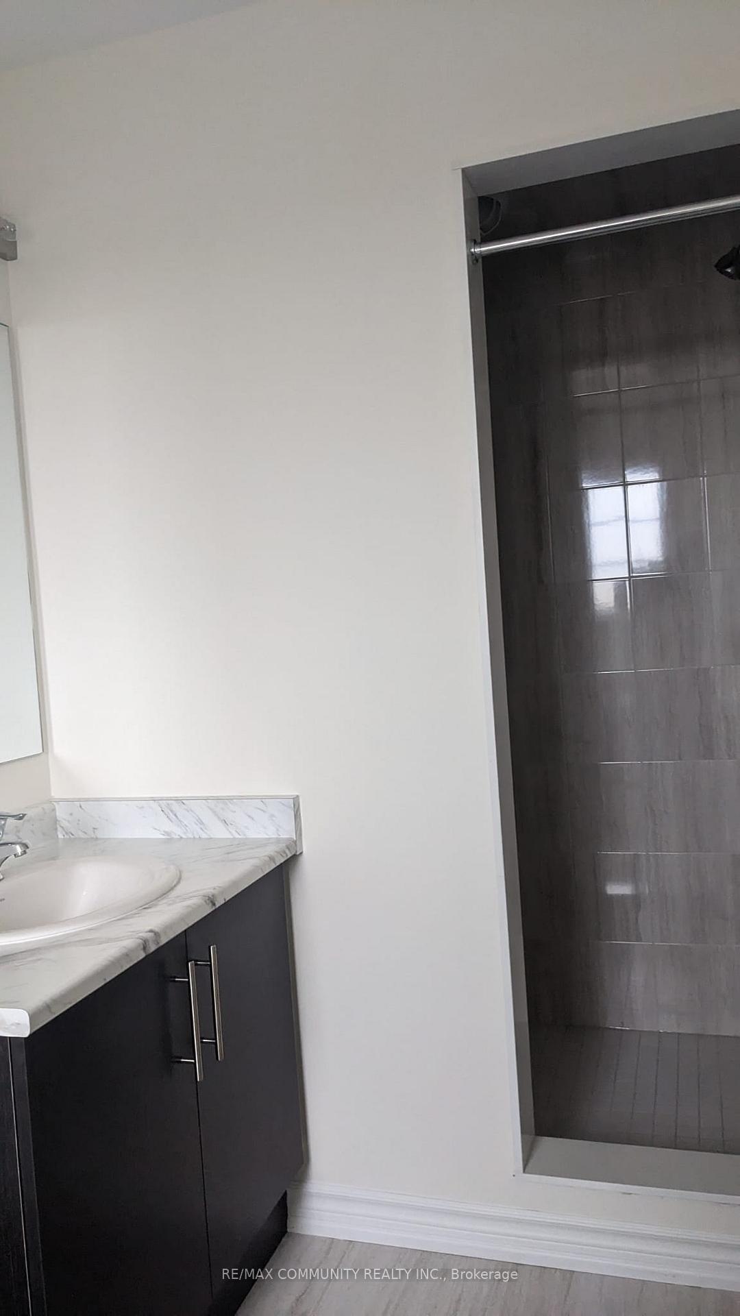 Photo 2 of 1089 Skyridge Boulevard, Pickering, Rouge Park — HOMEH