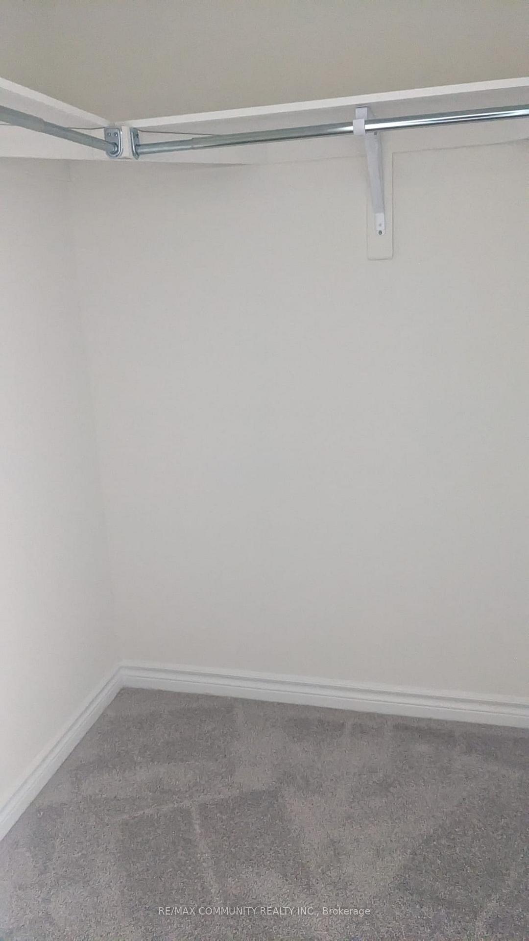 Photo 9 of 1089 Skyridge Boulevard, Pickering, Rouge Park — HOMEH