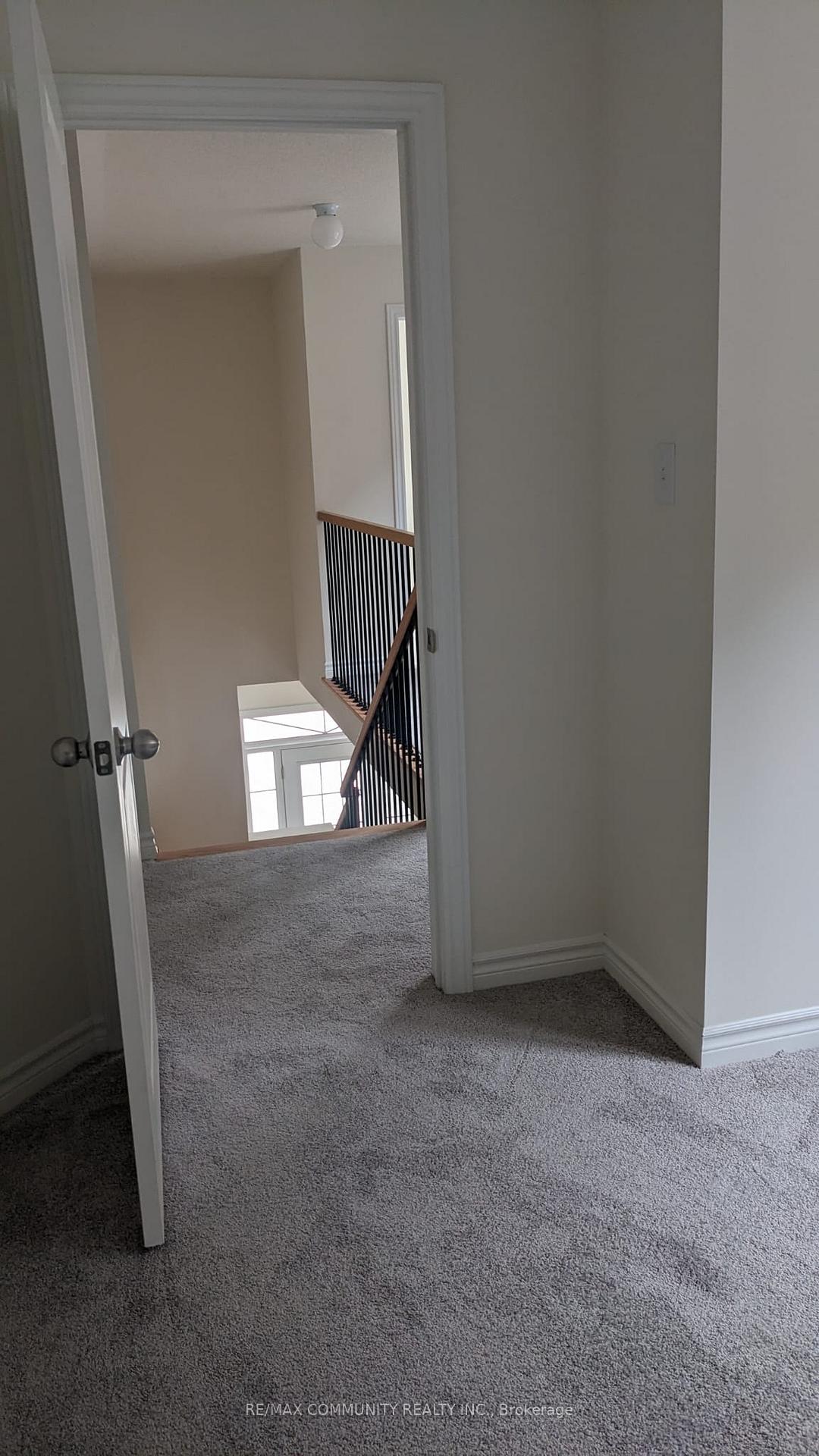 Photo 15 of 1089 Skyridge Boulevard, Pickering, Rouge Park — HOMEH