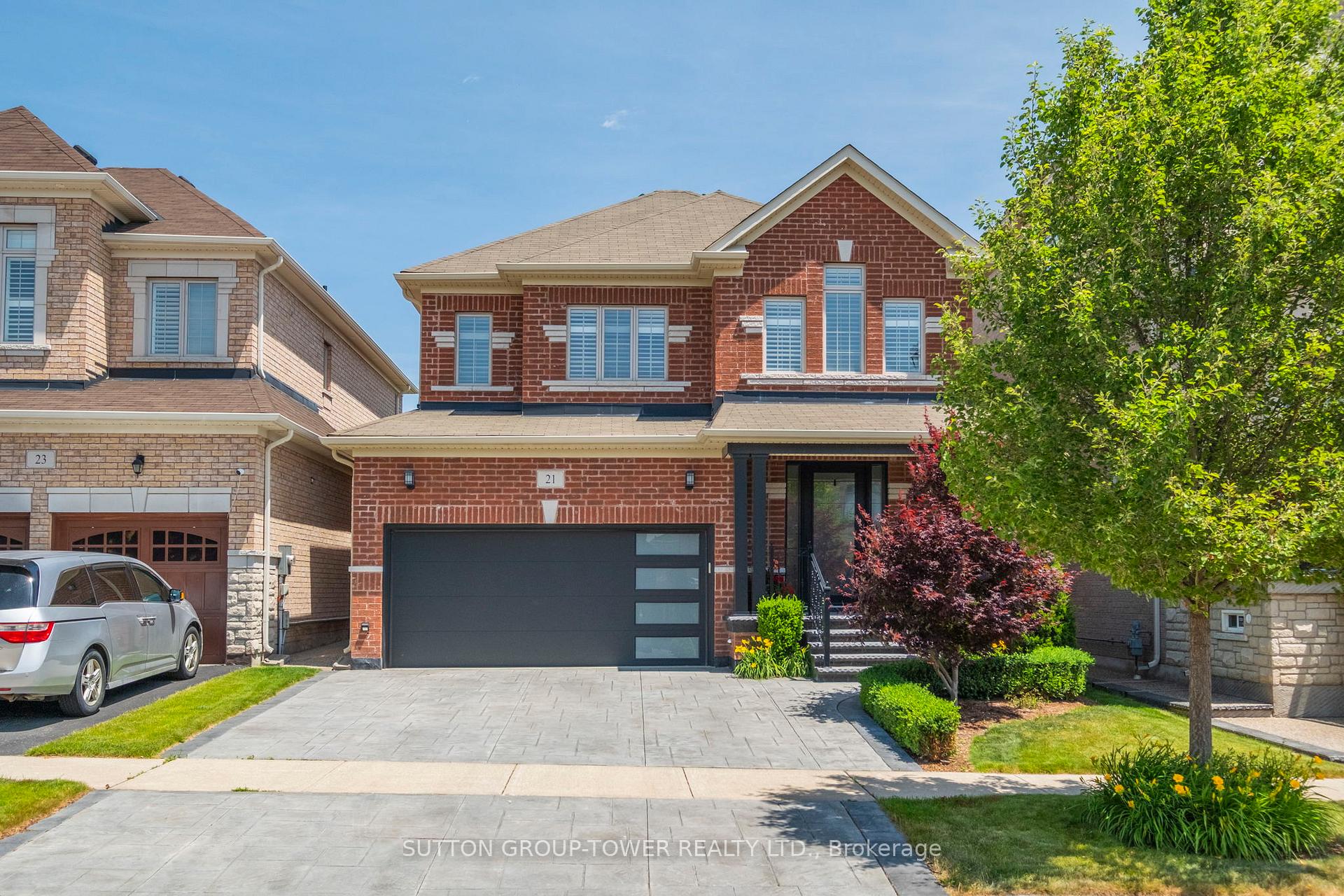 Front of 21 Fieldstone Lane Avenue