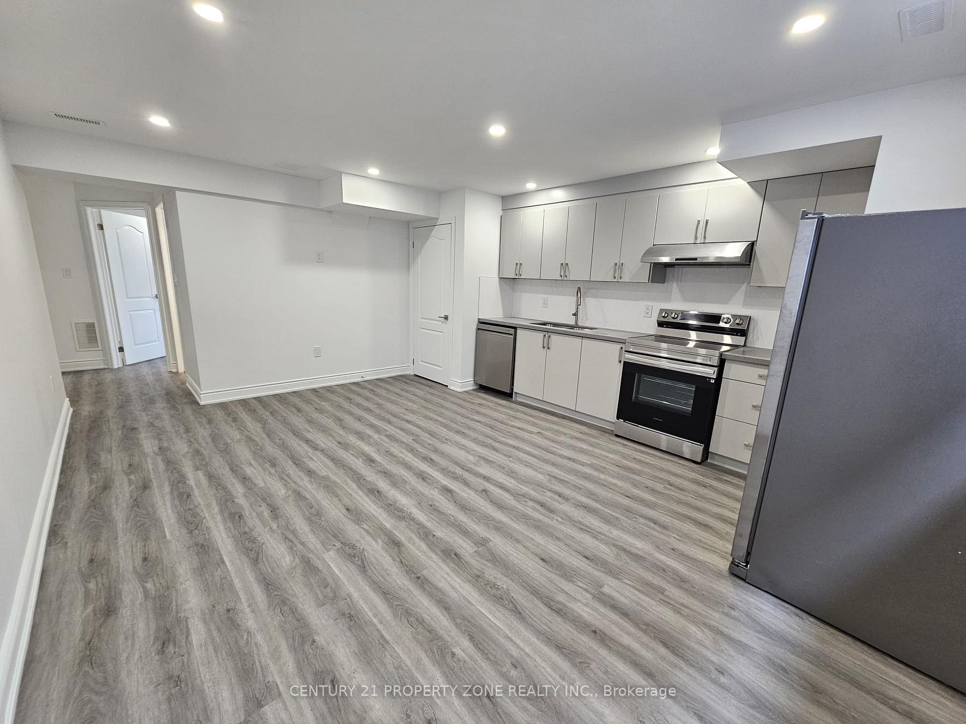 Photo 3 of Unit Unit A, 8929 Heritage Road, Brampton, Bram West — HOMEH