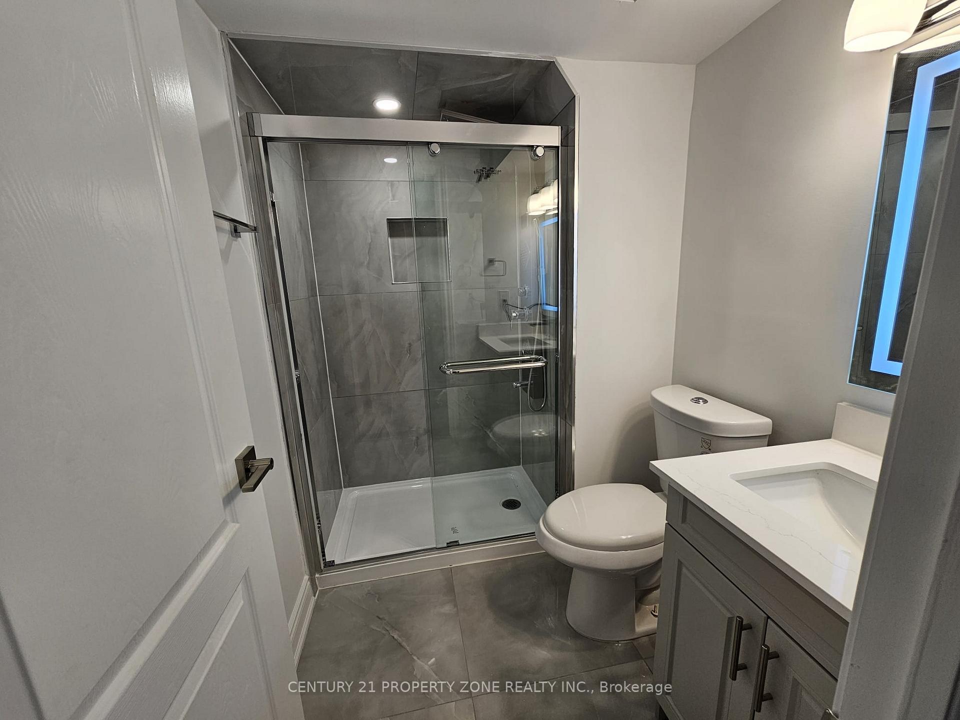 Photo 6 of Unit Unit A, 8929 Heritage Road, Brampton, Bram West — HOMEH