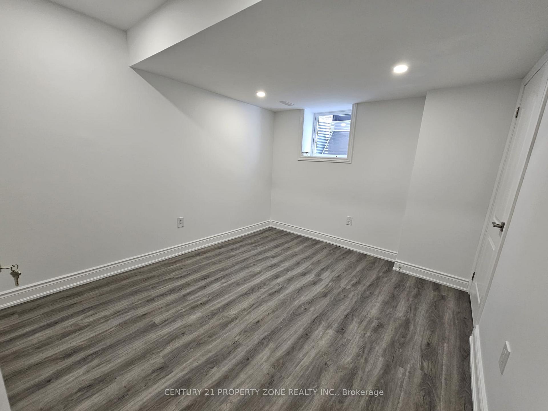 Photo 7 of Unit Unit A, 8929 Heritage Road, Brampton, Bram West — HOMEH