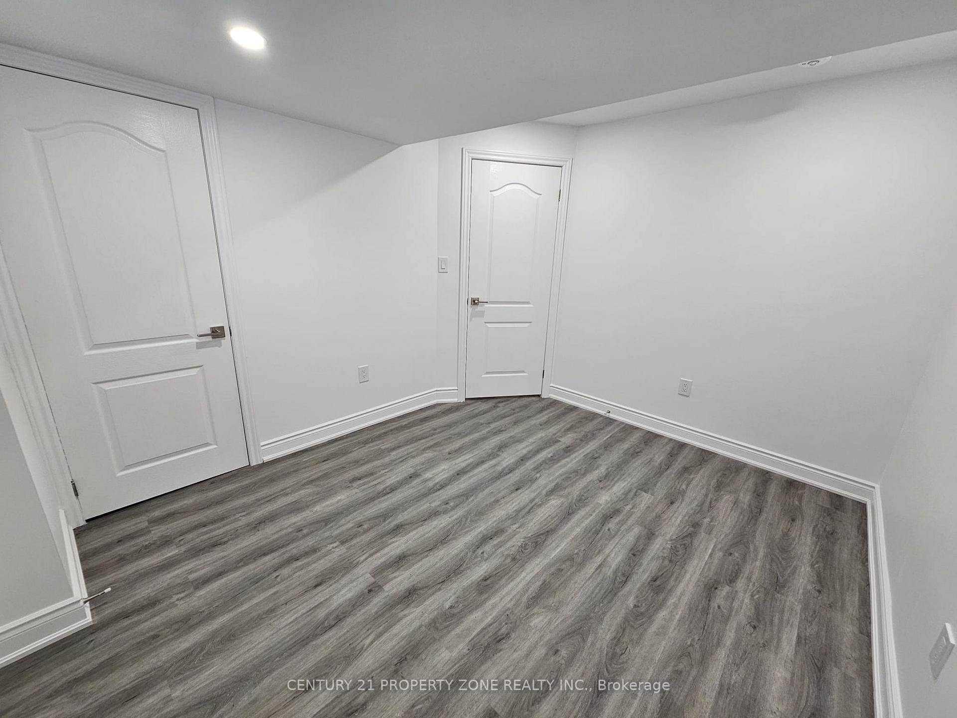 Photo 4 of Unit Unit A, 8929 Heritage Road, Brampton, Bram West — HOMEH