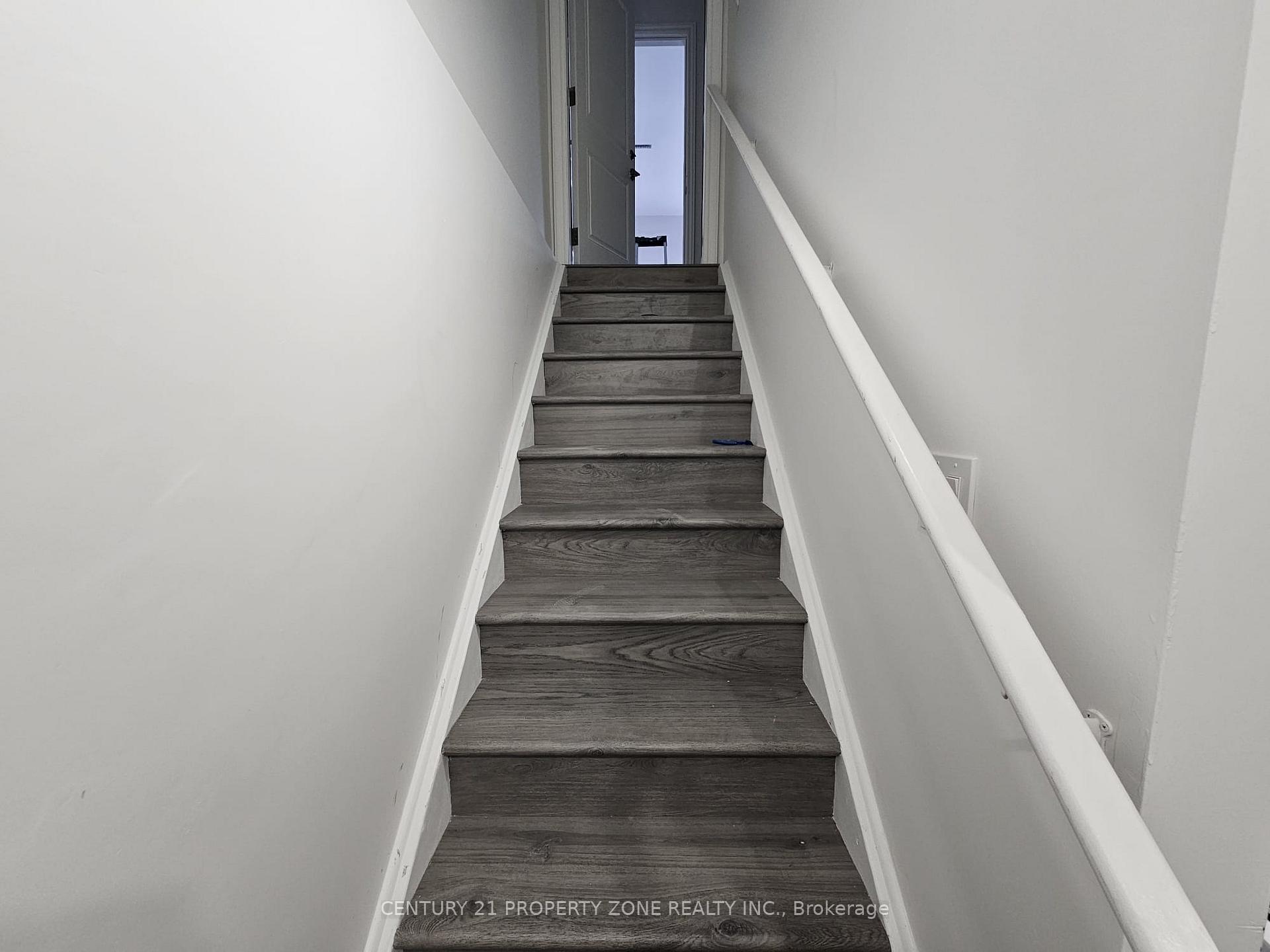 Photo 2 of Unit Unit A, 8929 Heritage Road, Brampton, Bram West — HOMEH