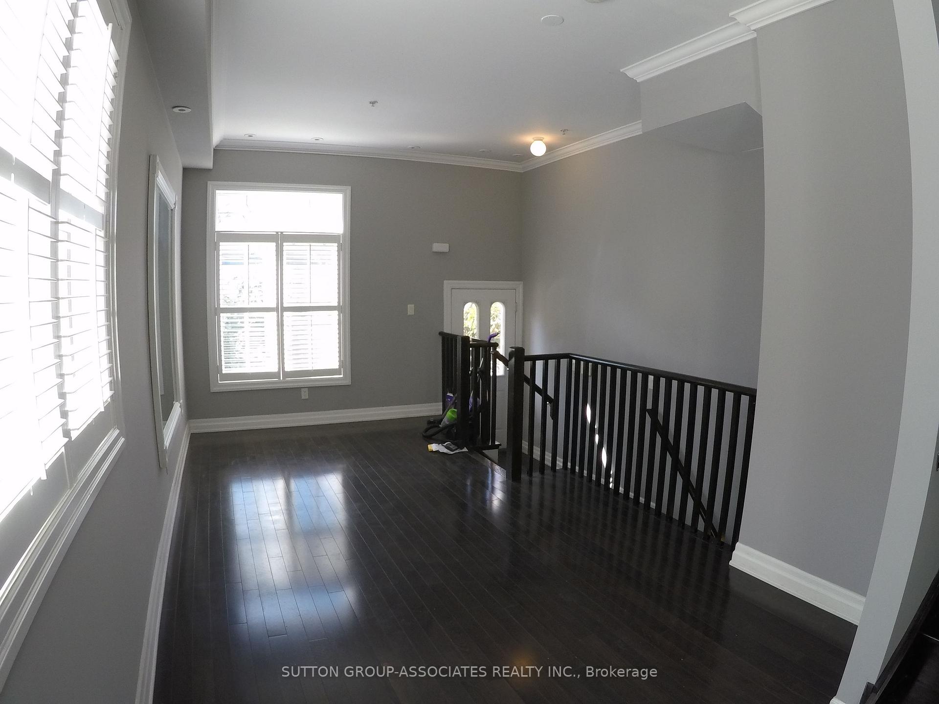 Photo 8 of 43 Saint Paul Street, Toronto, Moss Park — HOMEH