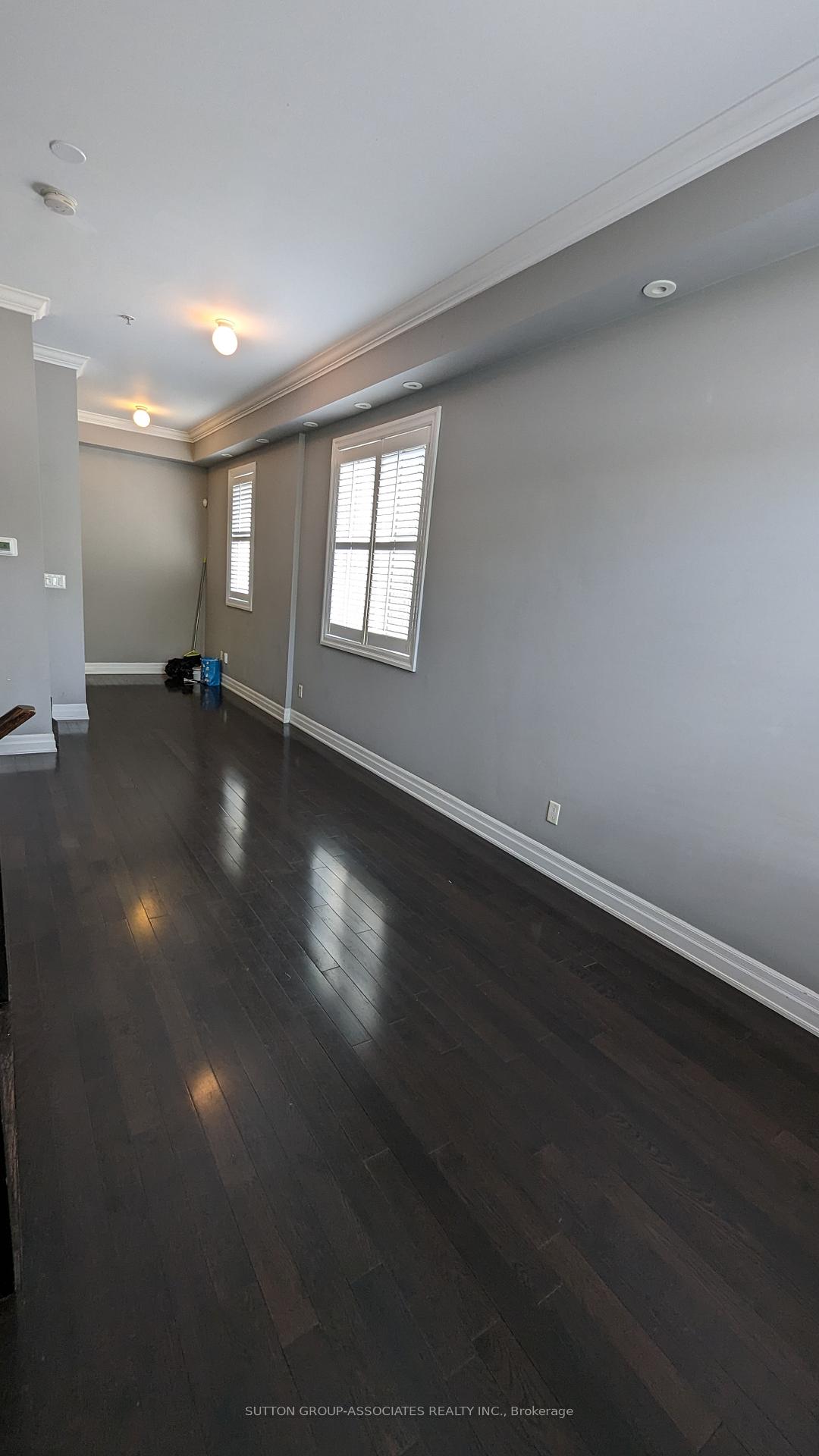 Photo 3 of 43 Saint Paul Street, Toronto, Moss Park — HOMEH