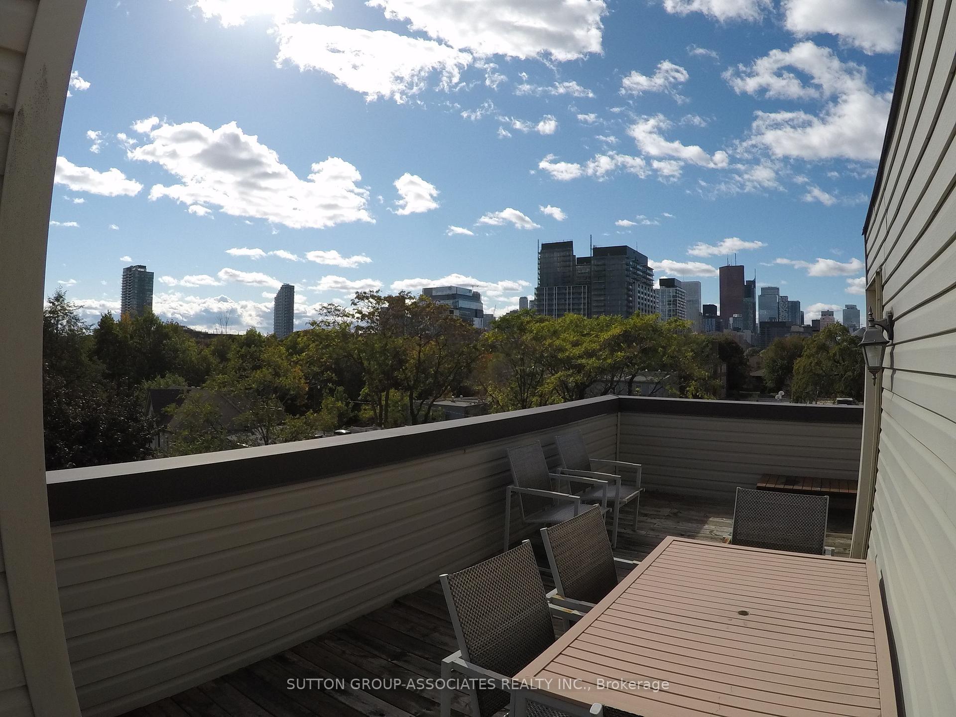 Photo 15 of 43 Saint Paul Street, Toronto, Moss Park — HOMEH