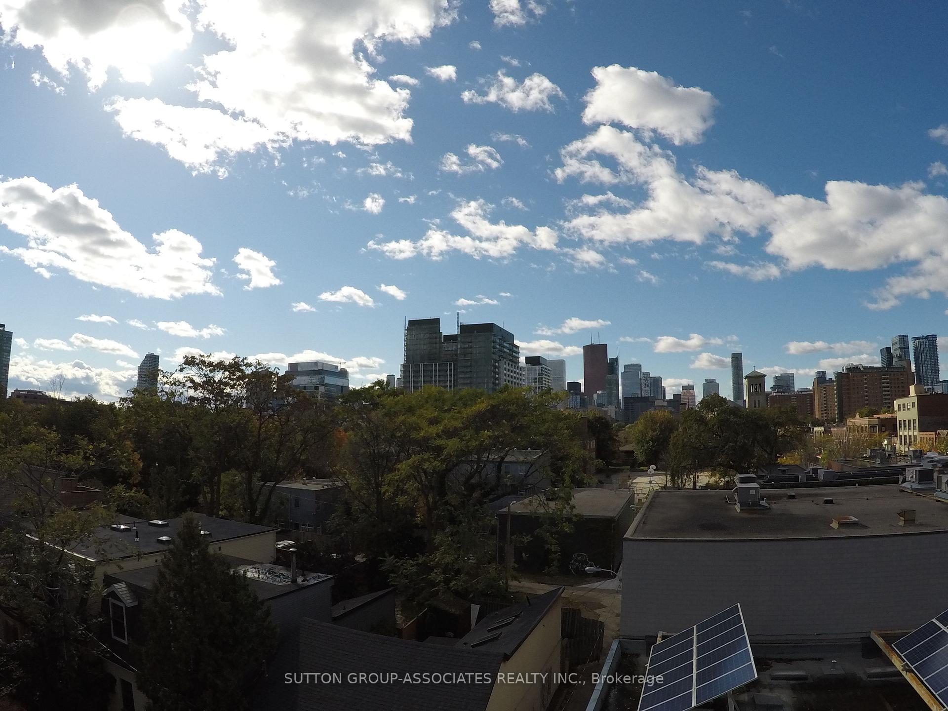 Photo 11 of 43 Saint Paul Street, Toronto, Moss Park — HOMEH