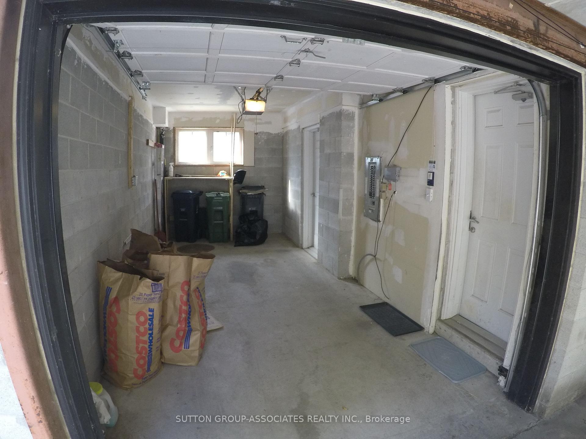 Photo 18 of 43 Saint Paul Street, Toronto, Moss Park — HOMEH