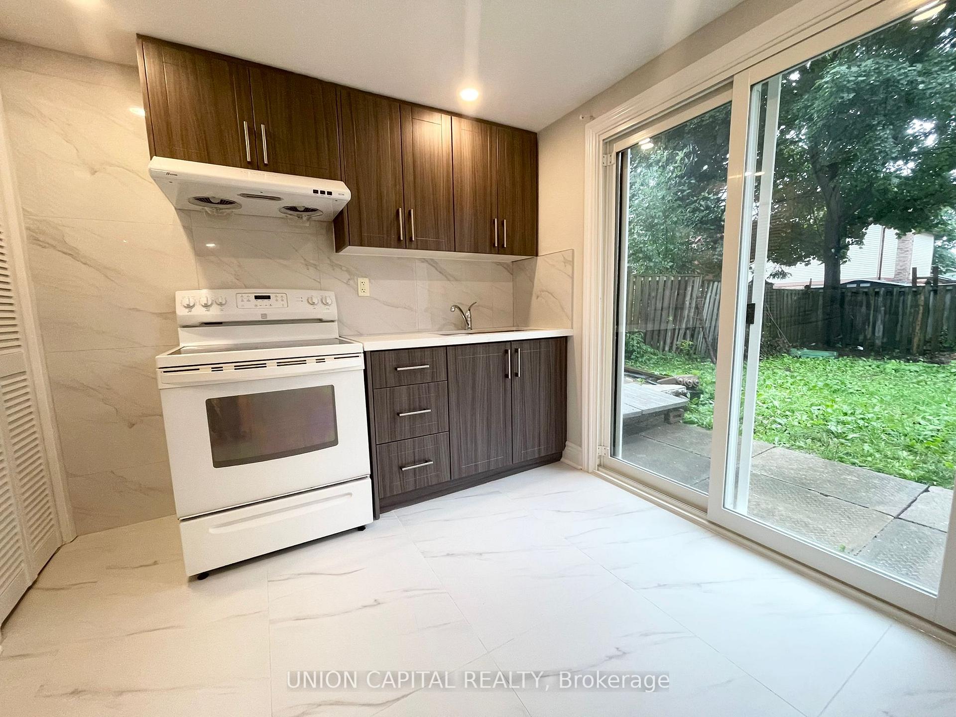 Photo 2 of Unit Lower, 75 Madsen Crescent, Markham, Markville — HOMEH
