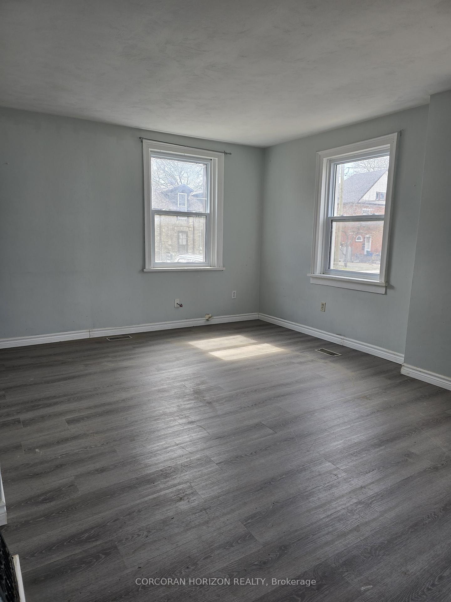 Photo 3 of 1125 Duke Street, Cambridge — HOMEH