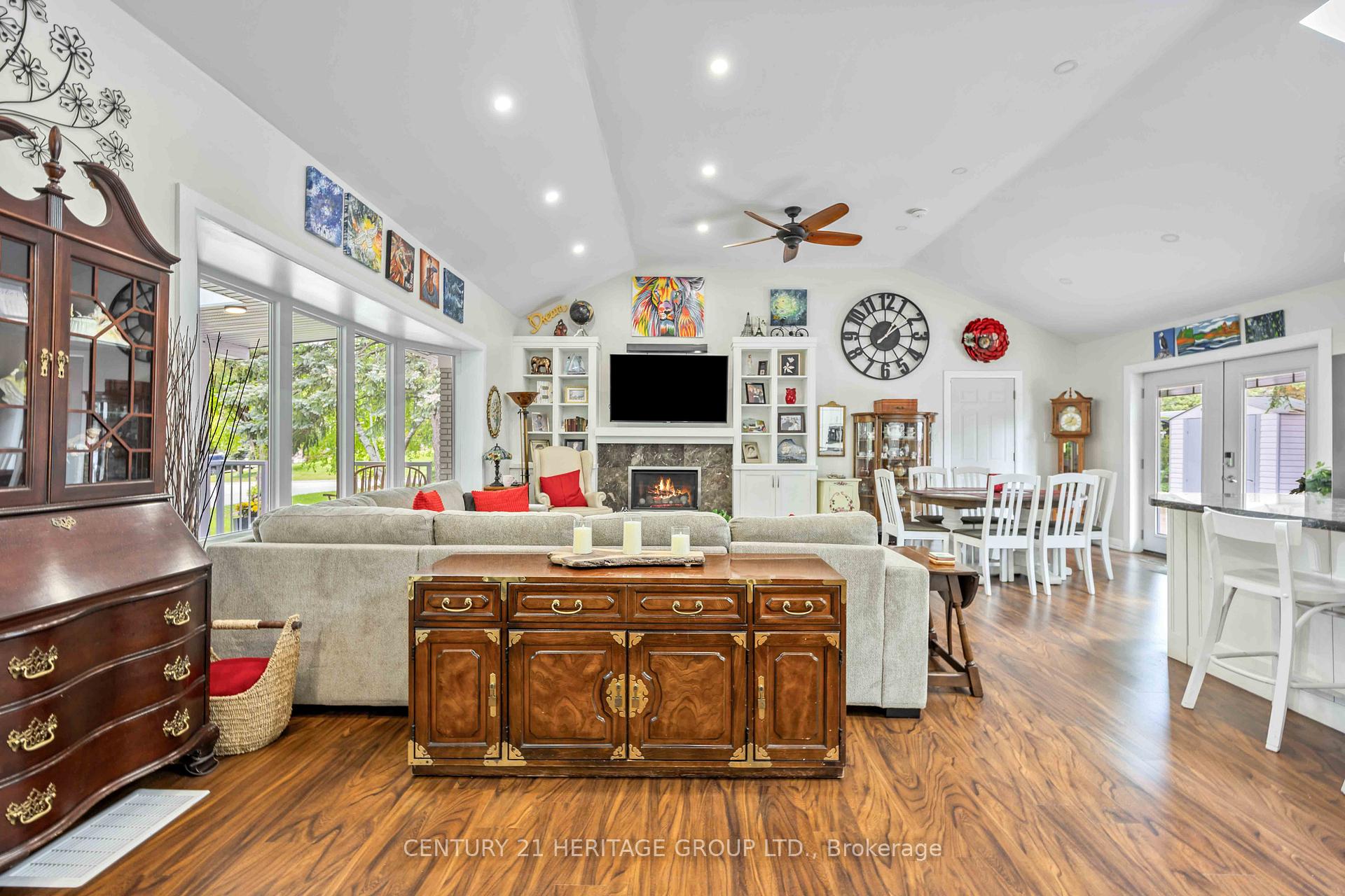 Photo 2 of Unit Upper, 5 Idleswift Drive, Vaughan, Uplands — HOMEH