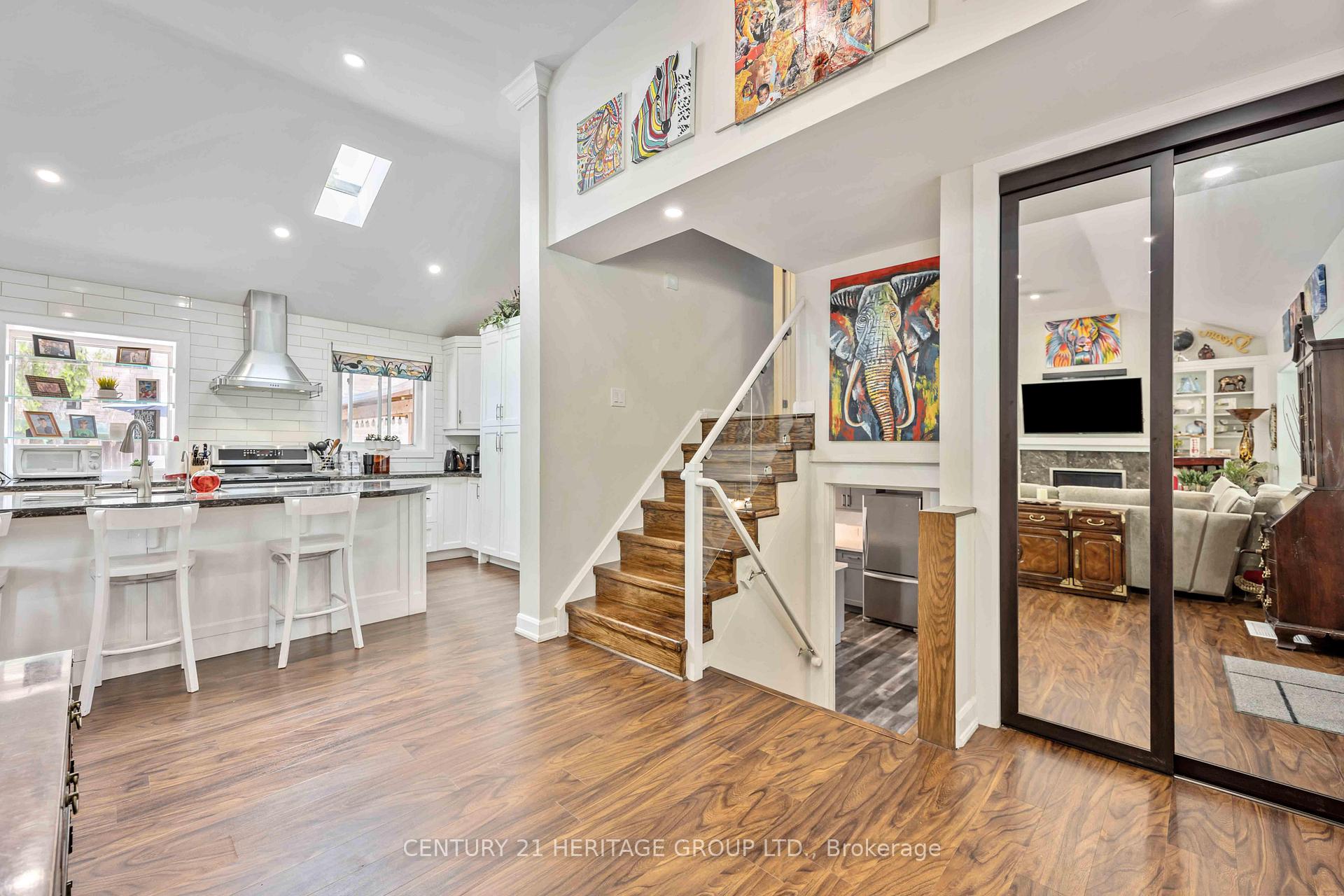 Photo 14 of Unit Upper, 5 Idleswift Drive, Vaughan, Uplands — HOMEH