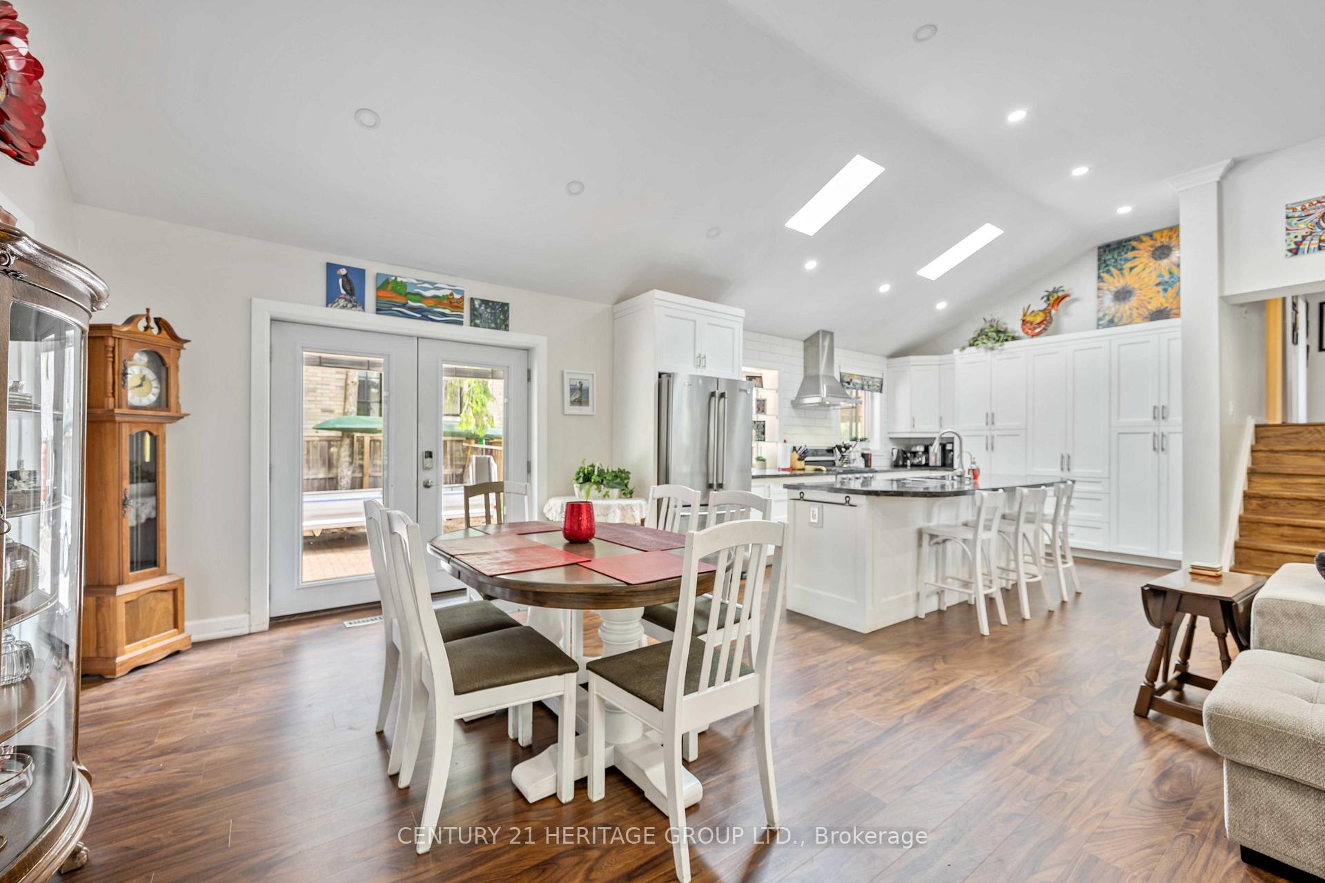 Photo 11 of Unit Upper, 5 Idleswift Drive, Vaughan, Uplands — HOMEH