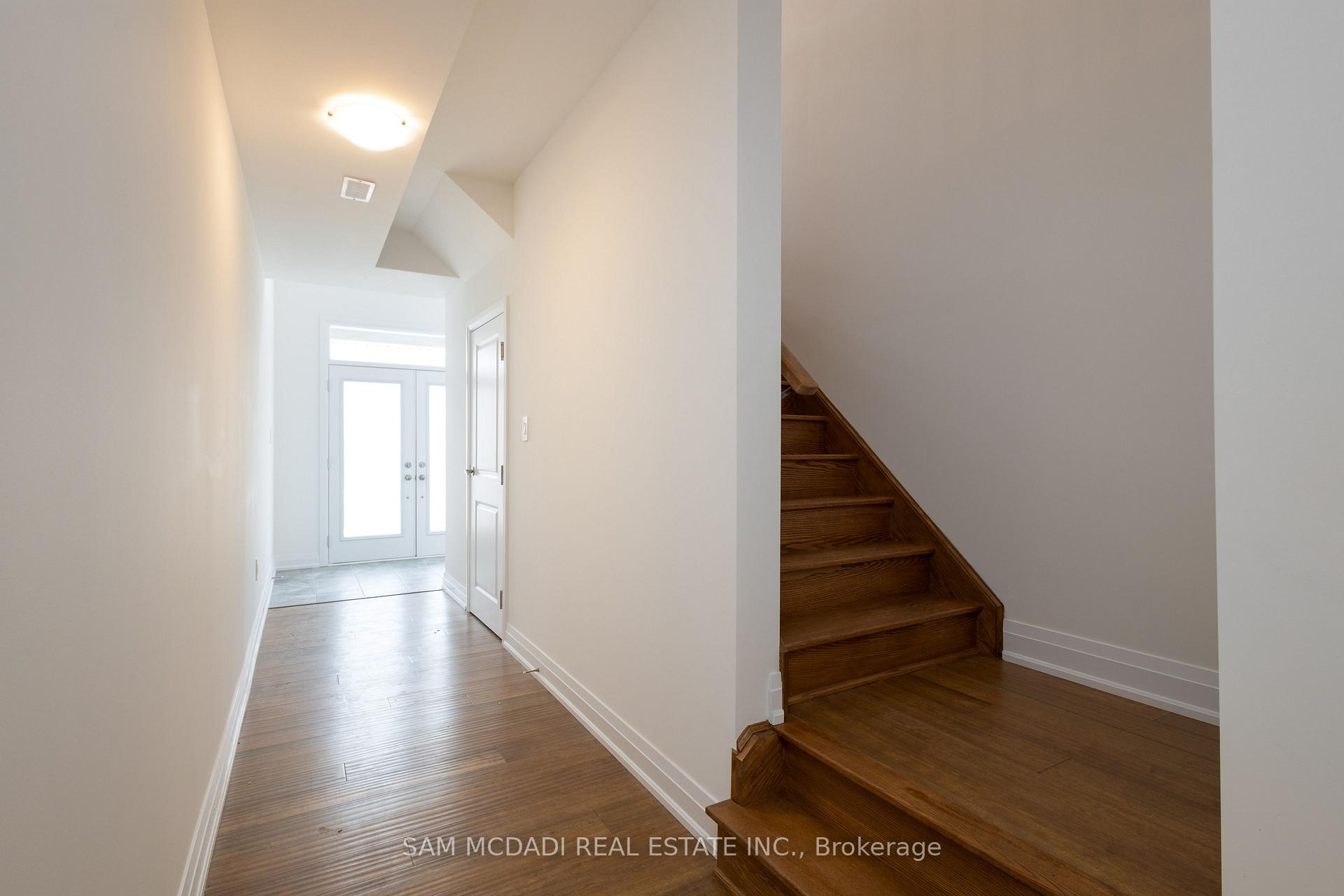 Photo 4 of Unit UPPER, 114 Franklin Trail, Barrie, Rural Barrie Southwest — HOMEH