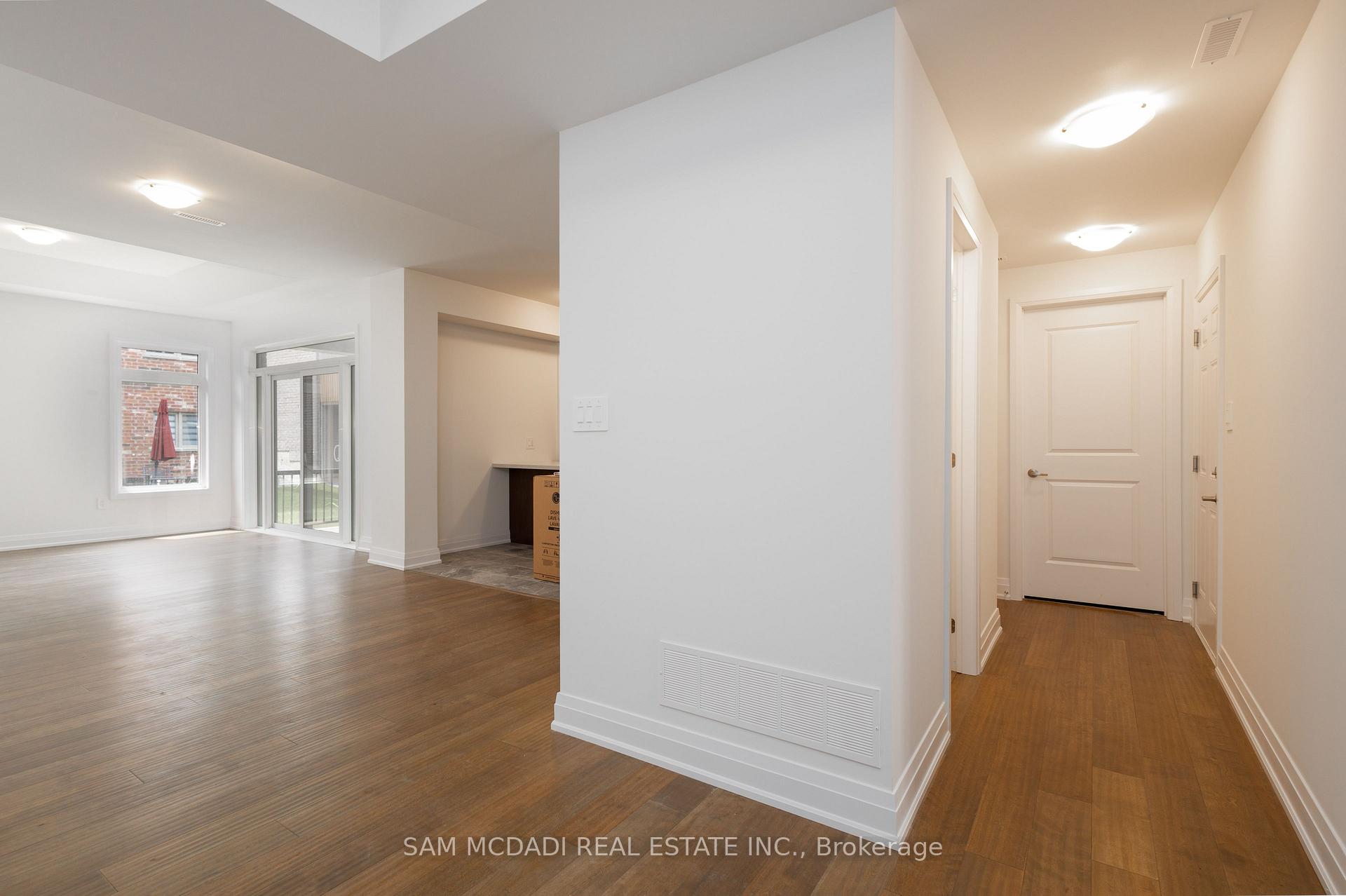 Photo 5 of Unit UPPER, 114 Franklin Trail, Barrie, Rural Barrie Southwest — HOMEH
