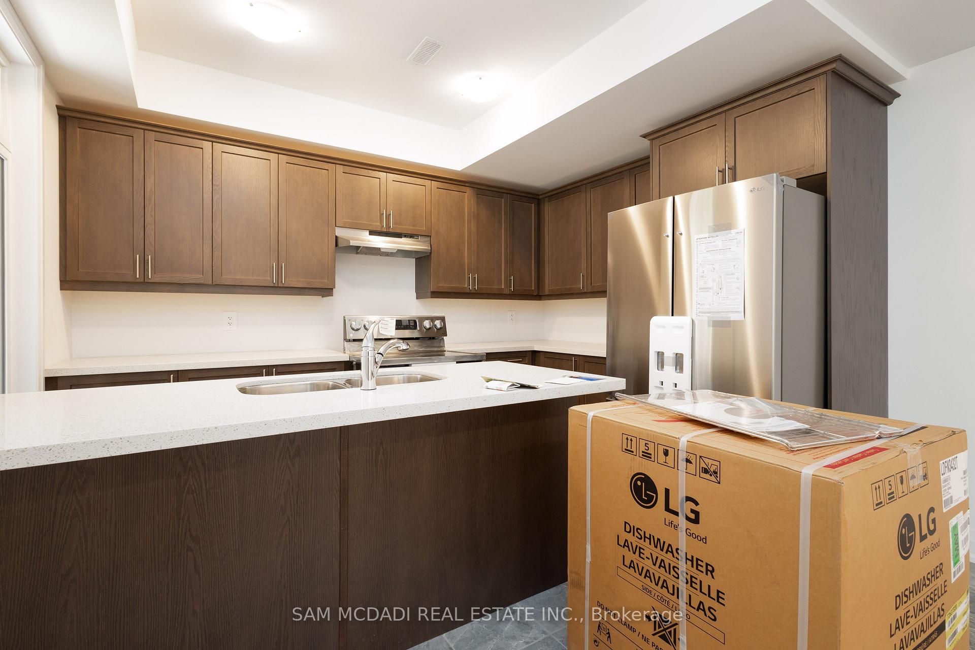 Photo 12 of Unit UPPER, 114 Franklin Trail, Barrie, Rural Barrie Southwest — HOMEH