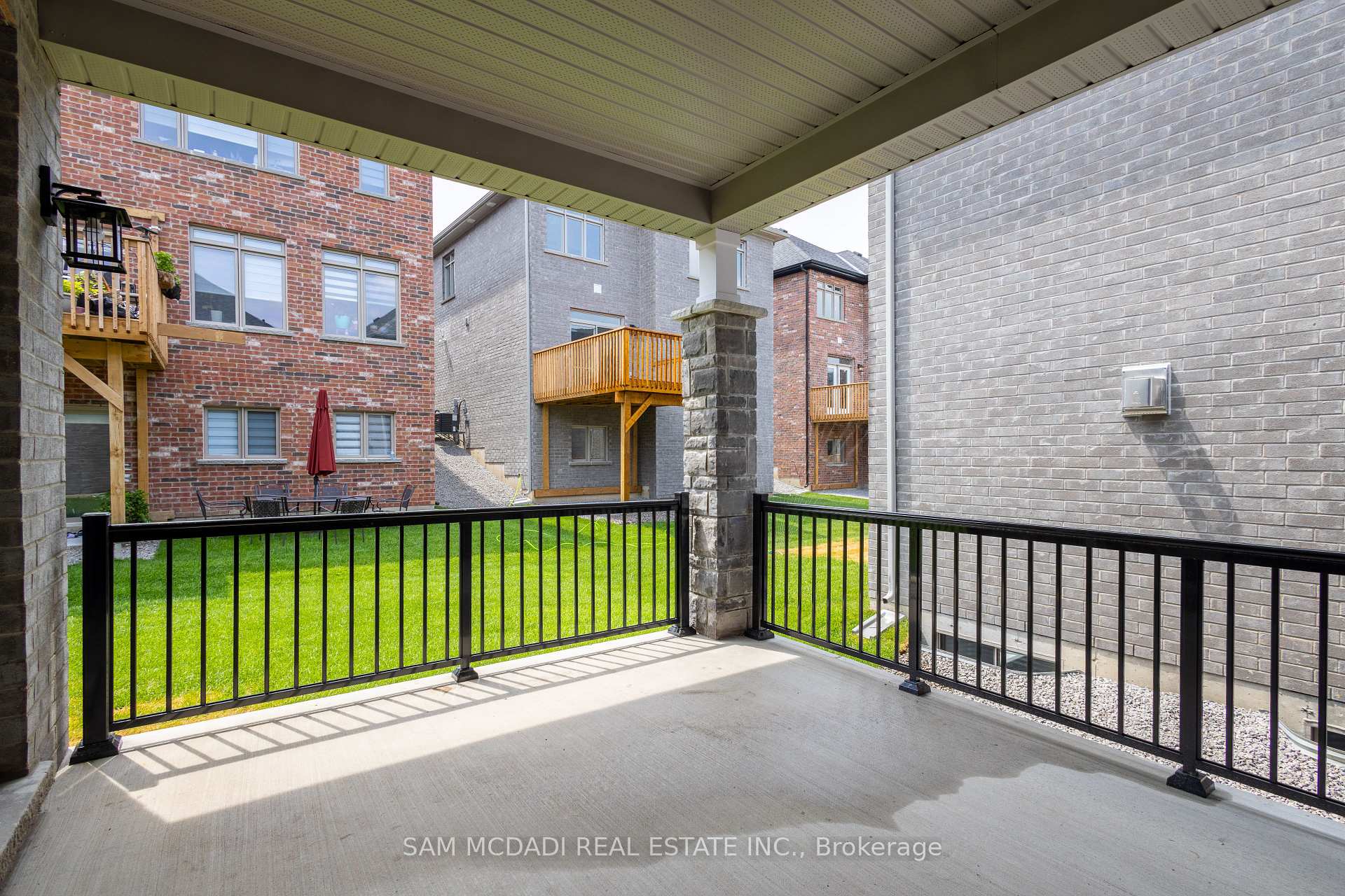 Photo 10 of Unit UPPER, 114 Franklin Trail, Barrie, Rural Barrie Southwest — HOMEH
