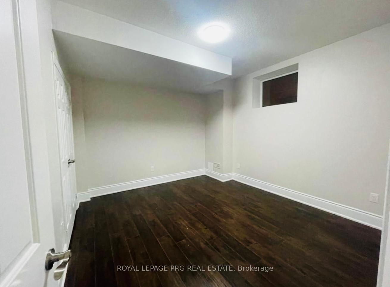 Photo 4 of 17 Interlacken Drive, Brampton, Credit Valley — HOMEH