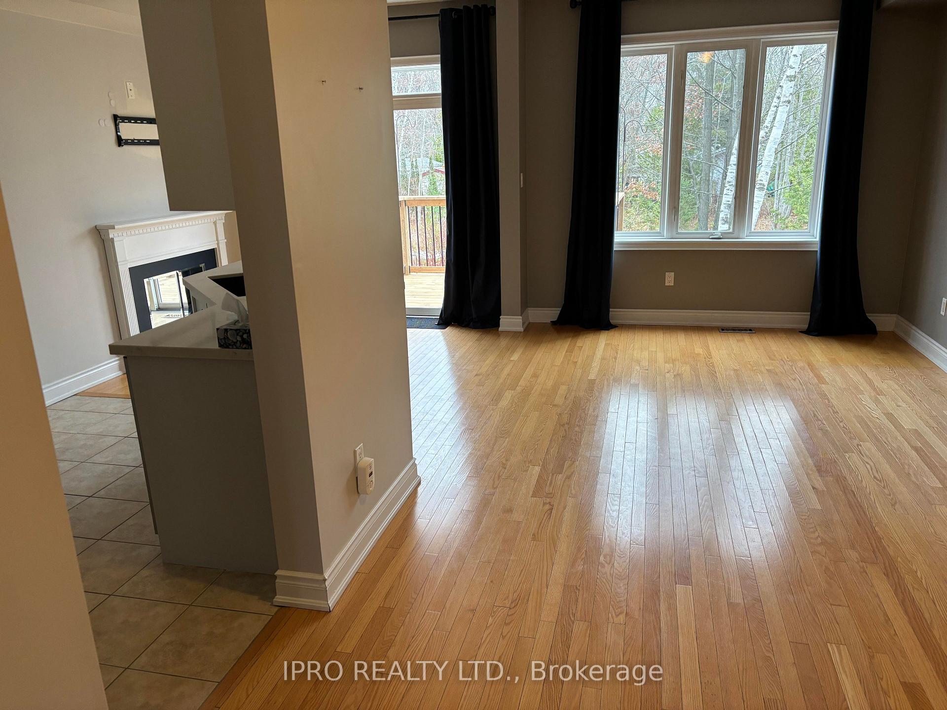 Photo 3 of 73 Savannah Crescent, Wasaga Beach — HOMEH