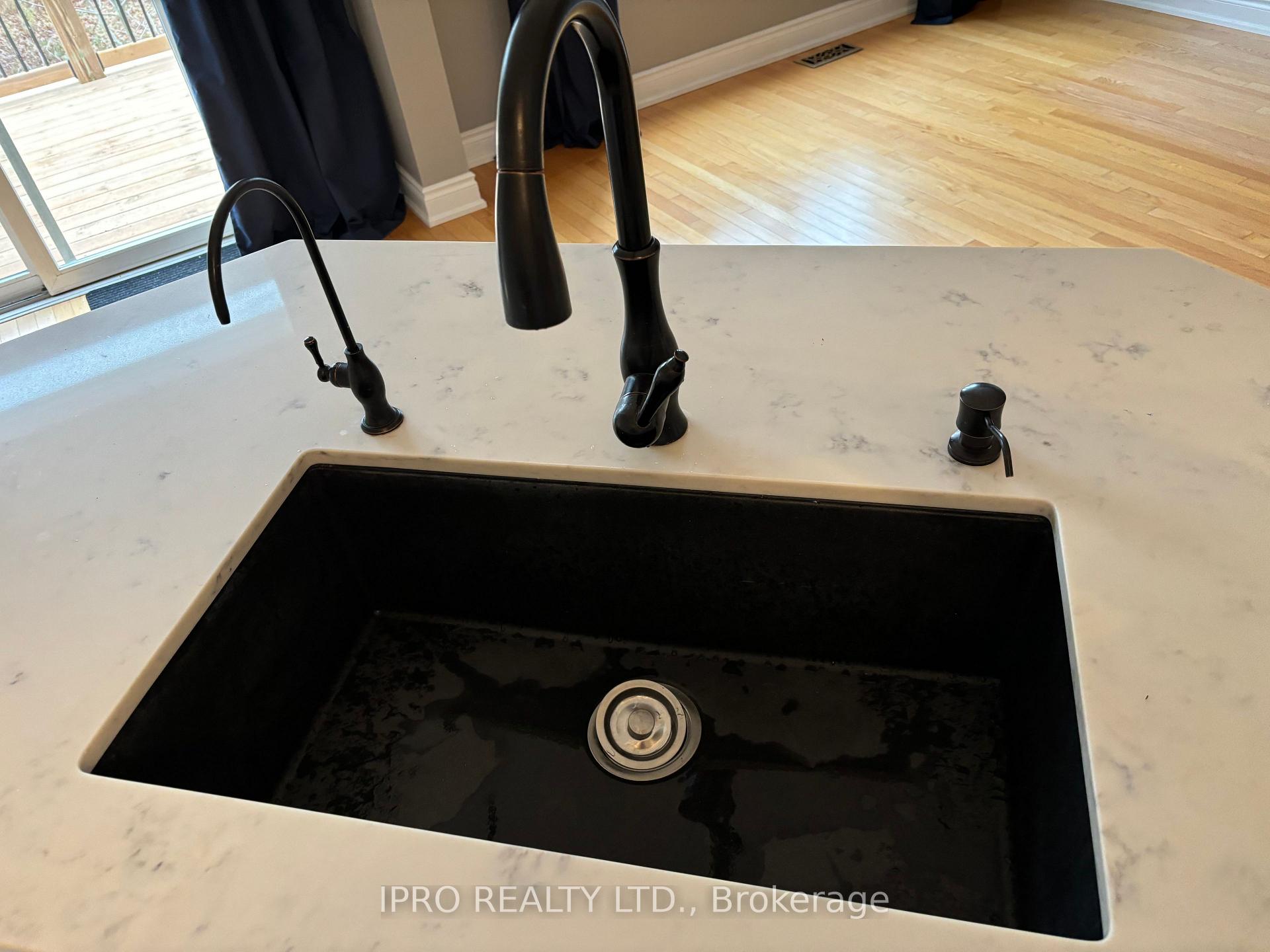 Photo 11 of 73 Savannah Crescent, Wasaga Beach — HOMEH