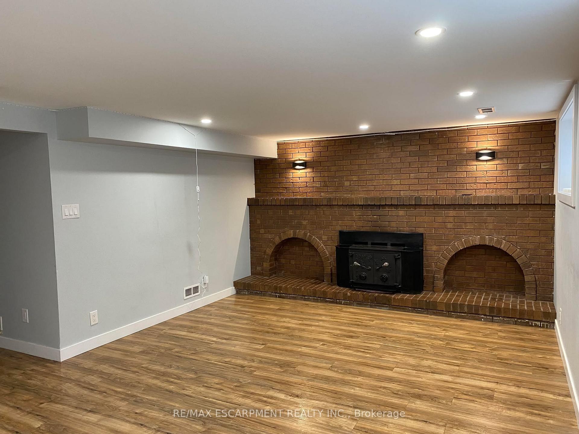 Photo 2 of Unit LOWER, 3 Penlake Court, Hamilton, Westcliffe — HOMEH