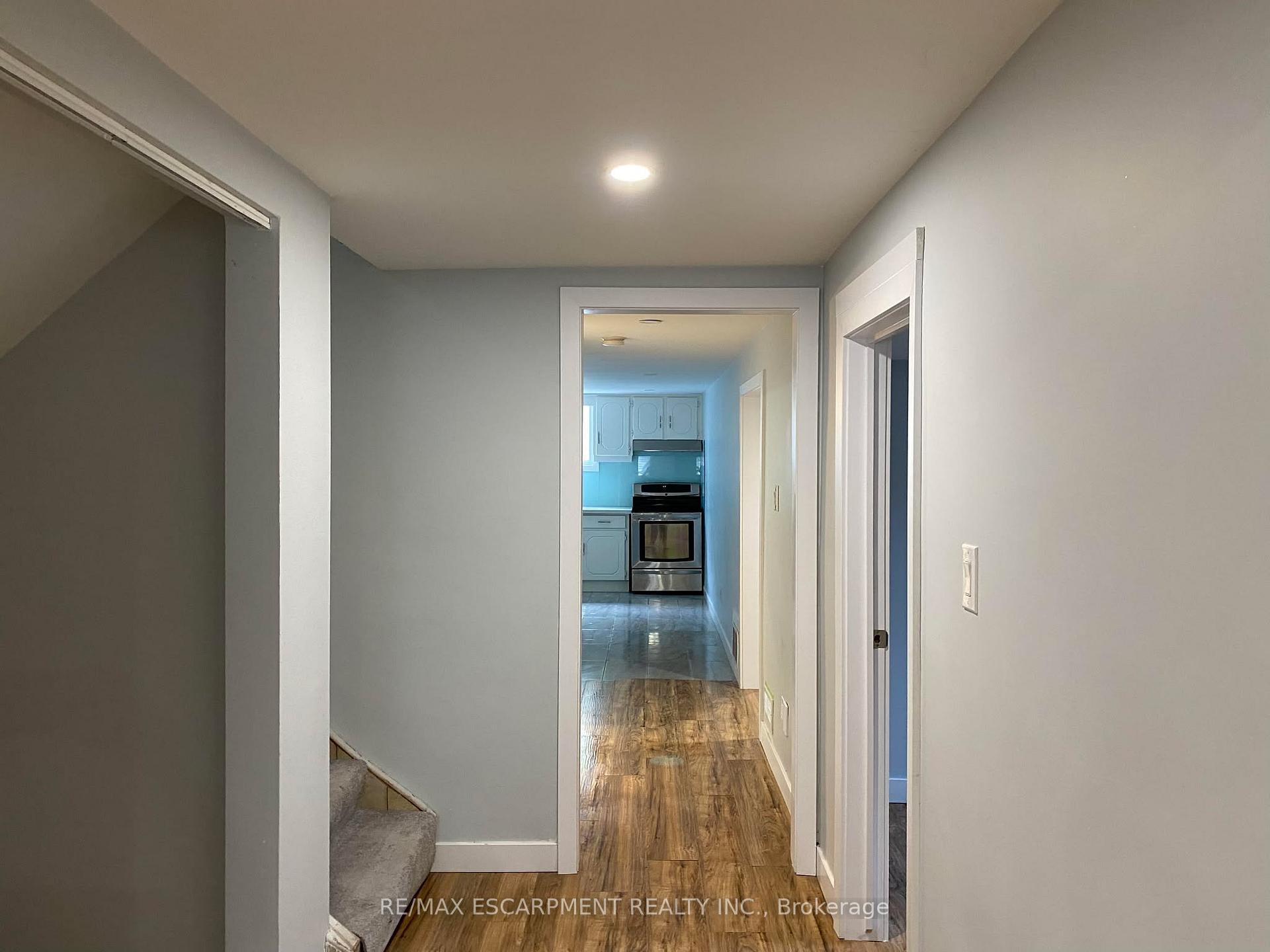 Photo 5 of Unit LOWER, 3 Penlake Court, Hamilton, Westcliffe — HOMEH