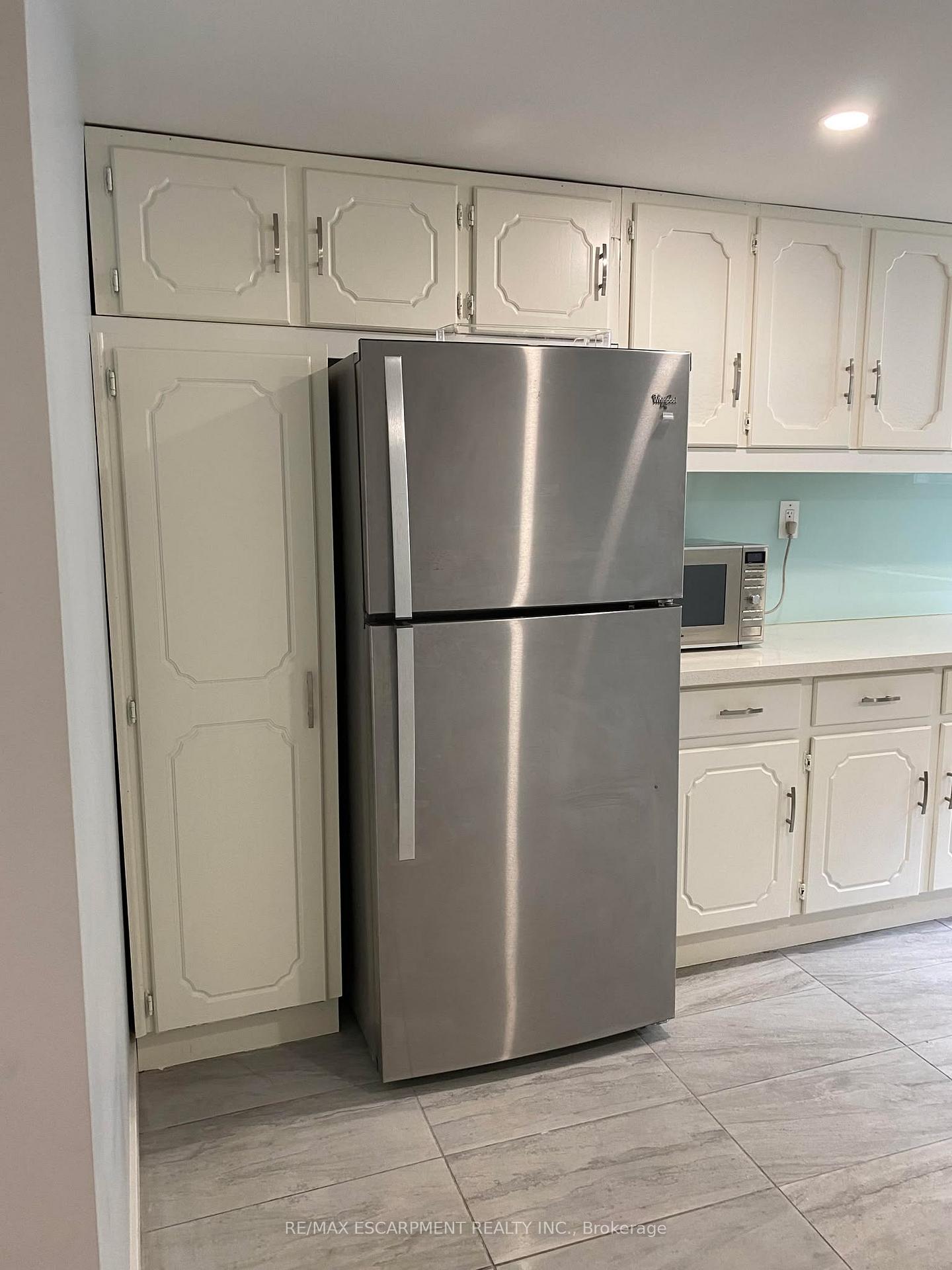 Photo 7 of Unit LOWER, 3 Penlake Court, Hamilton, Westcliffe — HOMEH